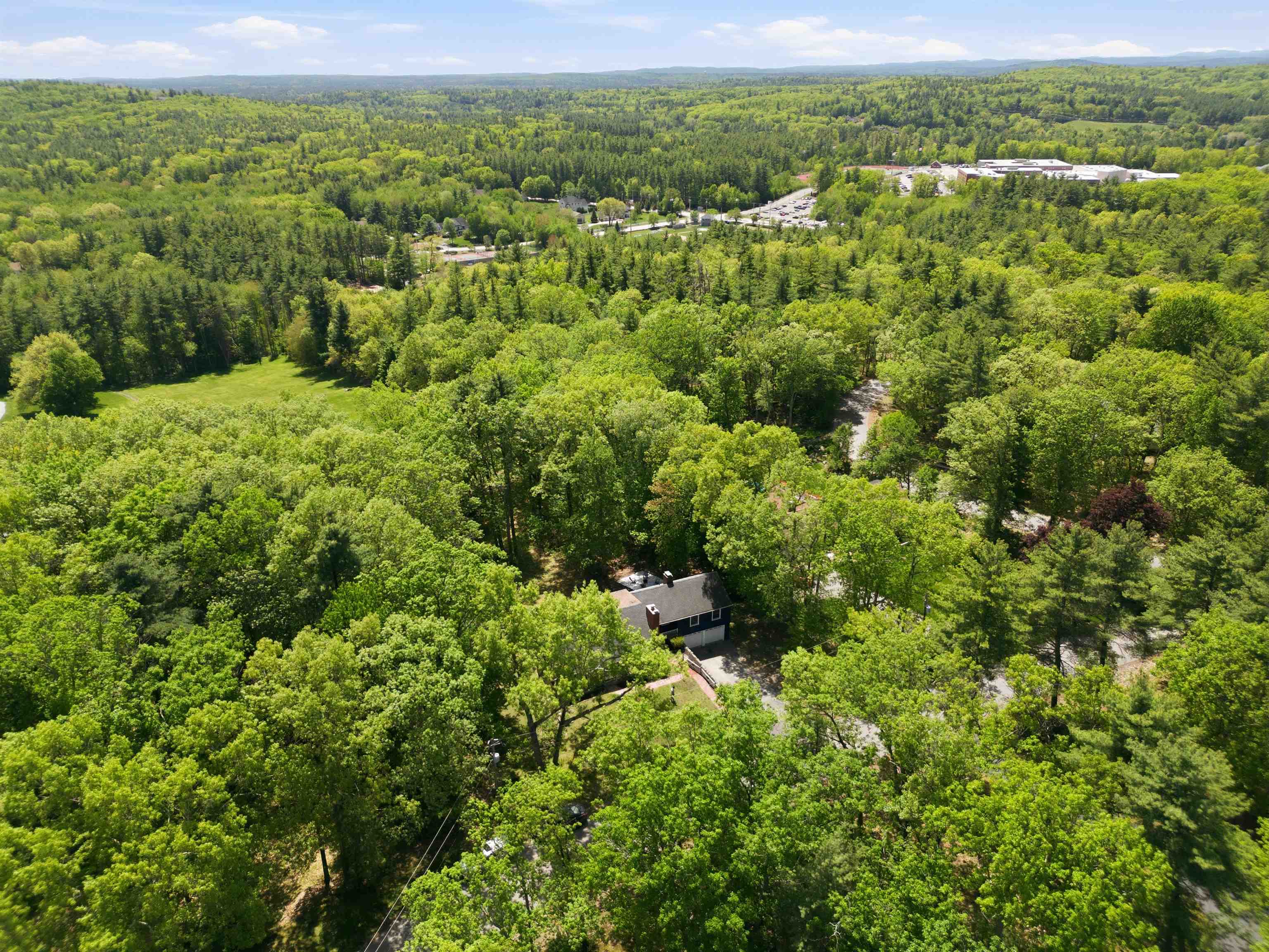 5 Pinecrest Cir, Bedford, NH 03110