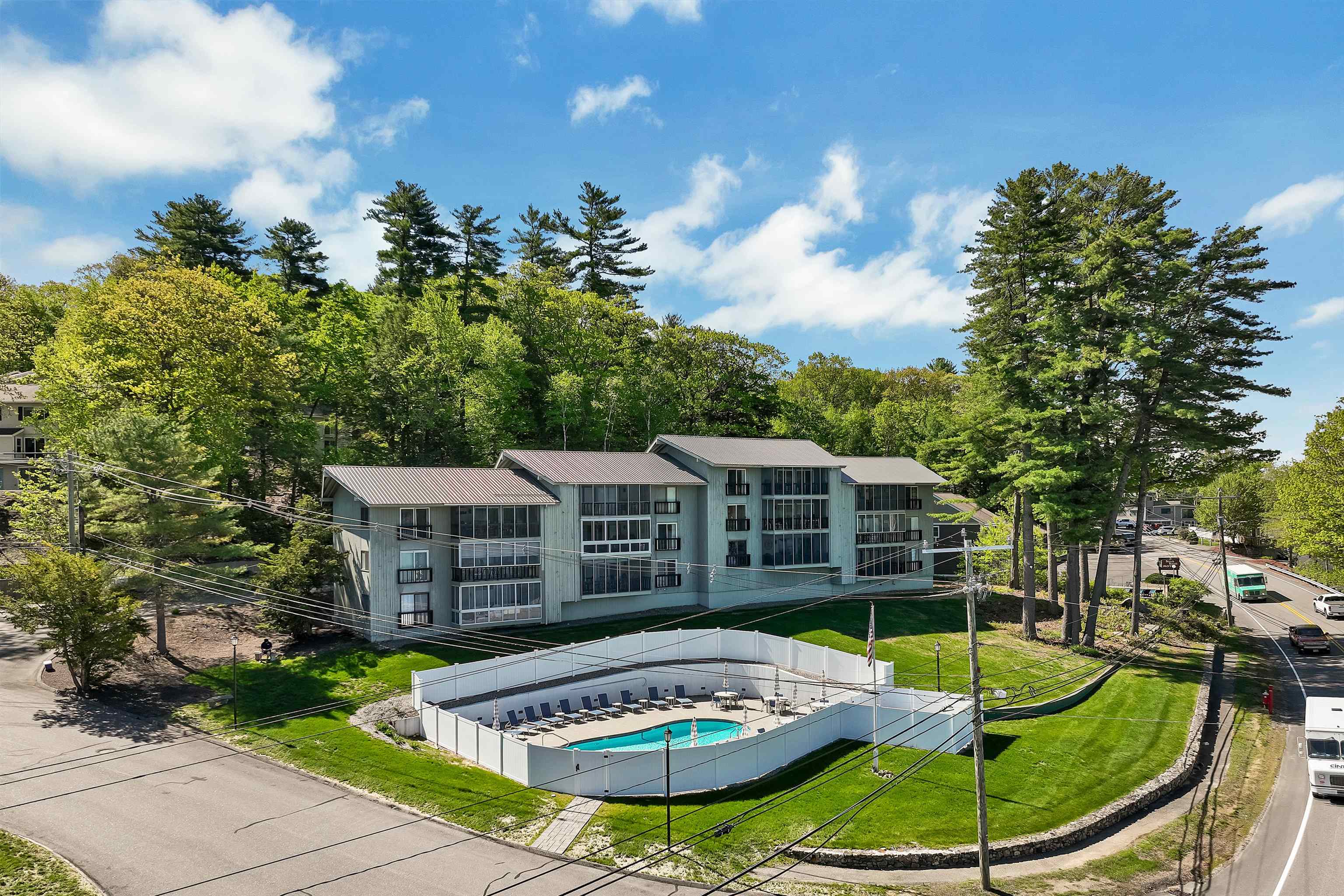 883 Weirs Boulevard — photo 3