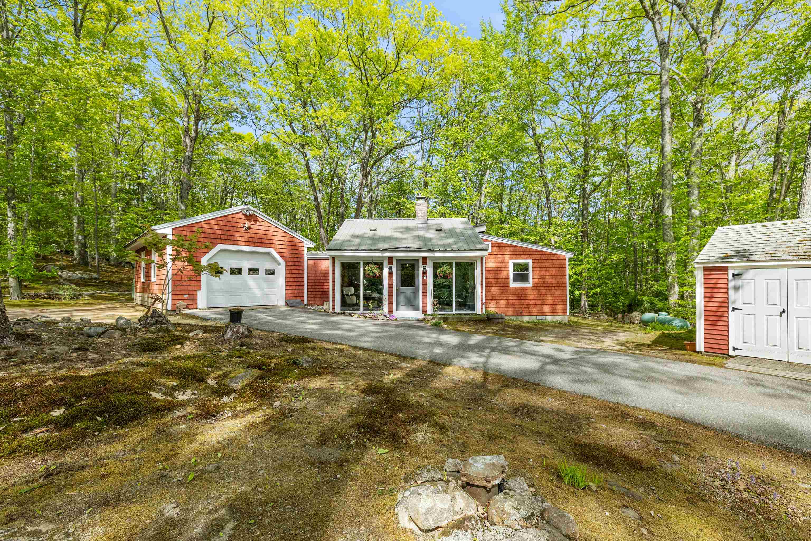 9 Red Oak Rd, Barnstead, NH 03218