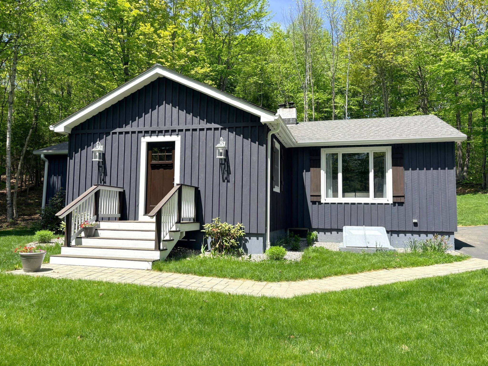 143 Seven Pines Rd, Holderness, NH 03245