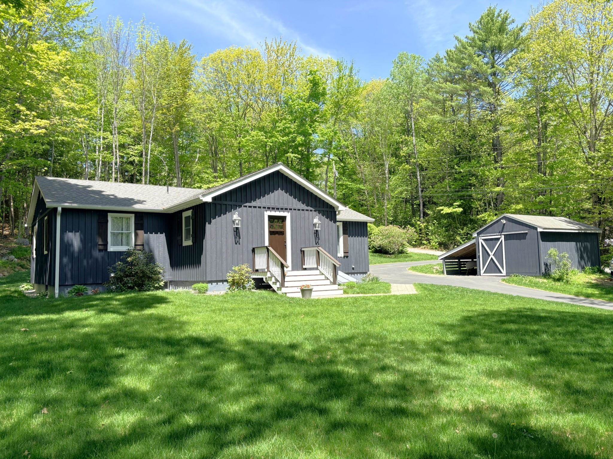 143 Seven Pines Rd, Holderness, NH 03245