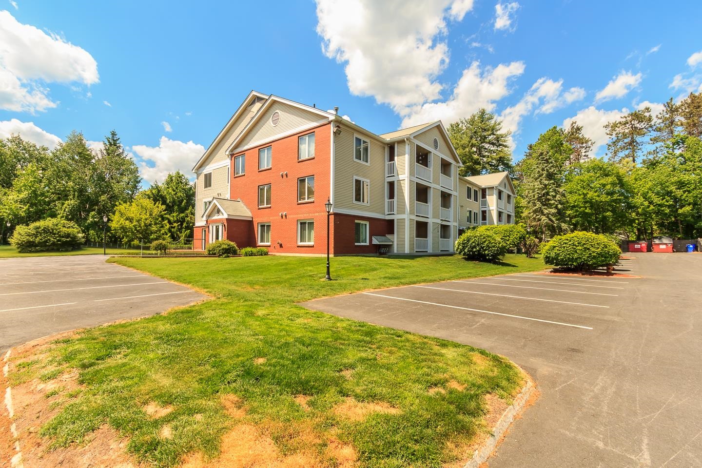 3 Timberwood Dr, Goffstown, NH 03045
