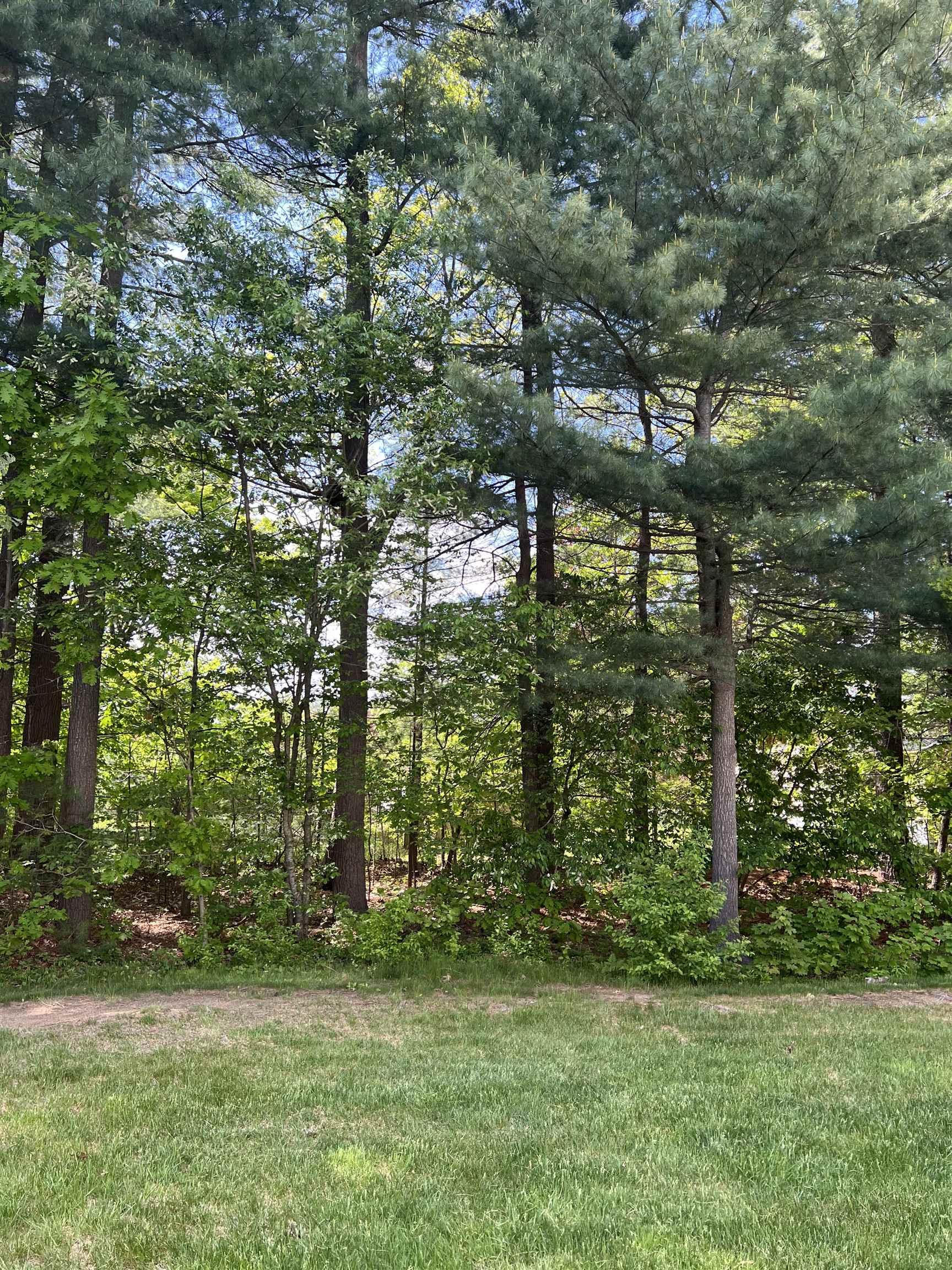 1 Peach St, Concord, NH 03301