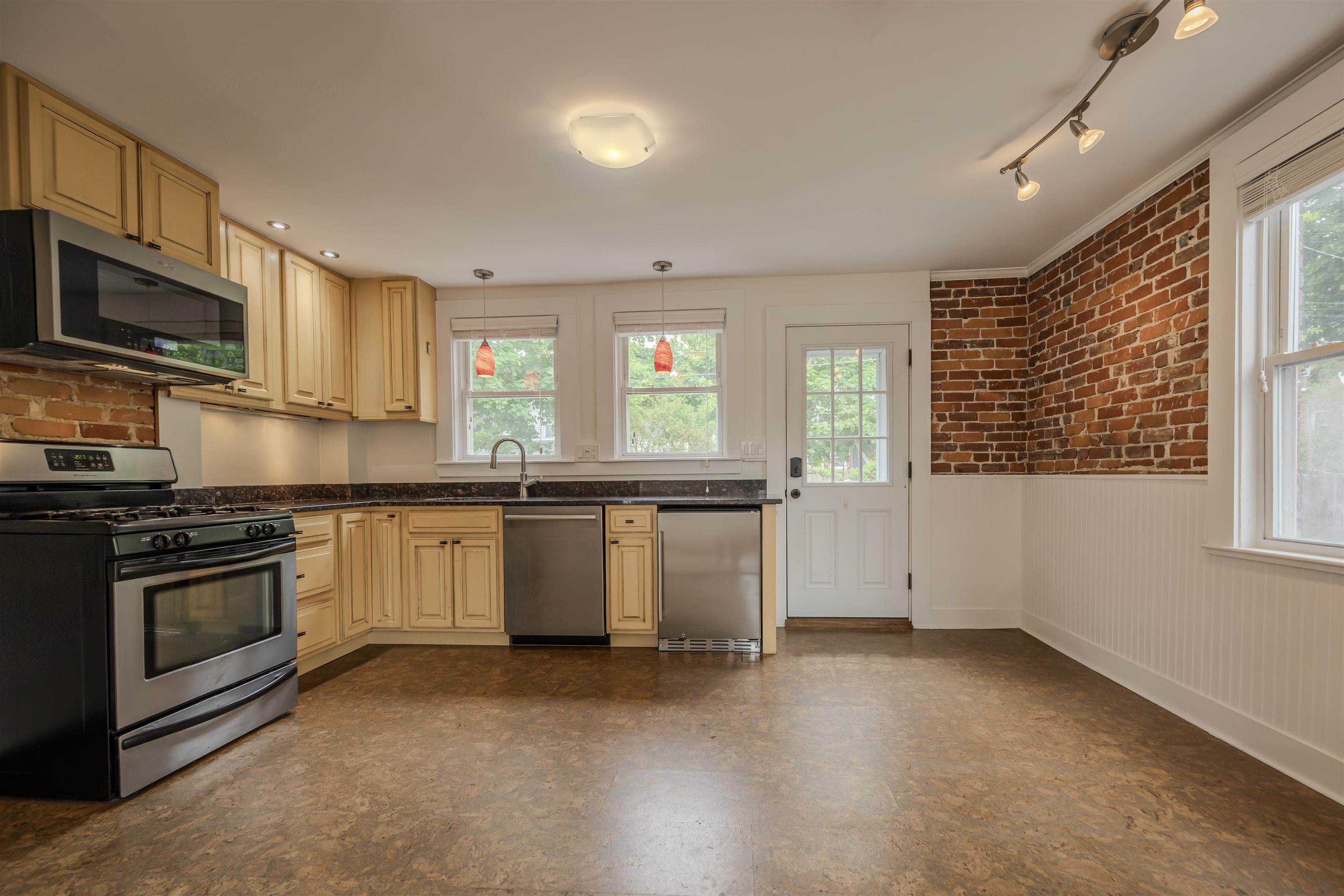 189 Concord Way, Portsmouth, NH 03801