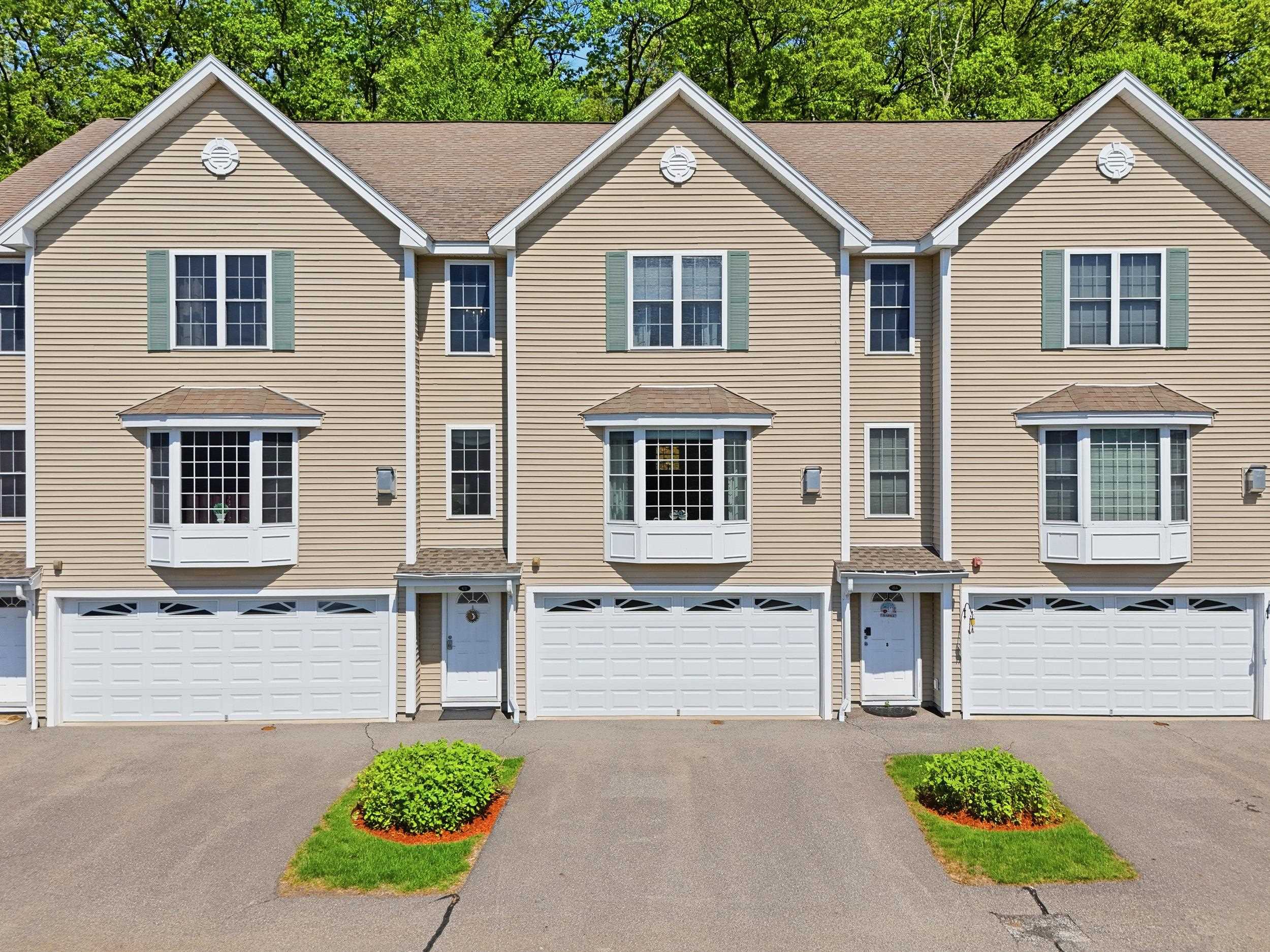 6 Aster Ct, Hudson, NH 03051