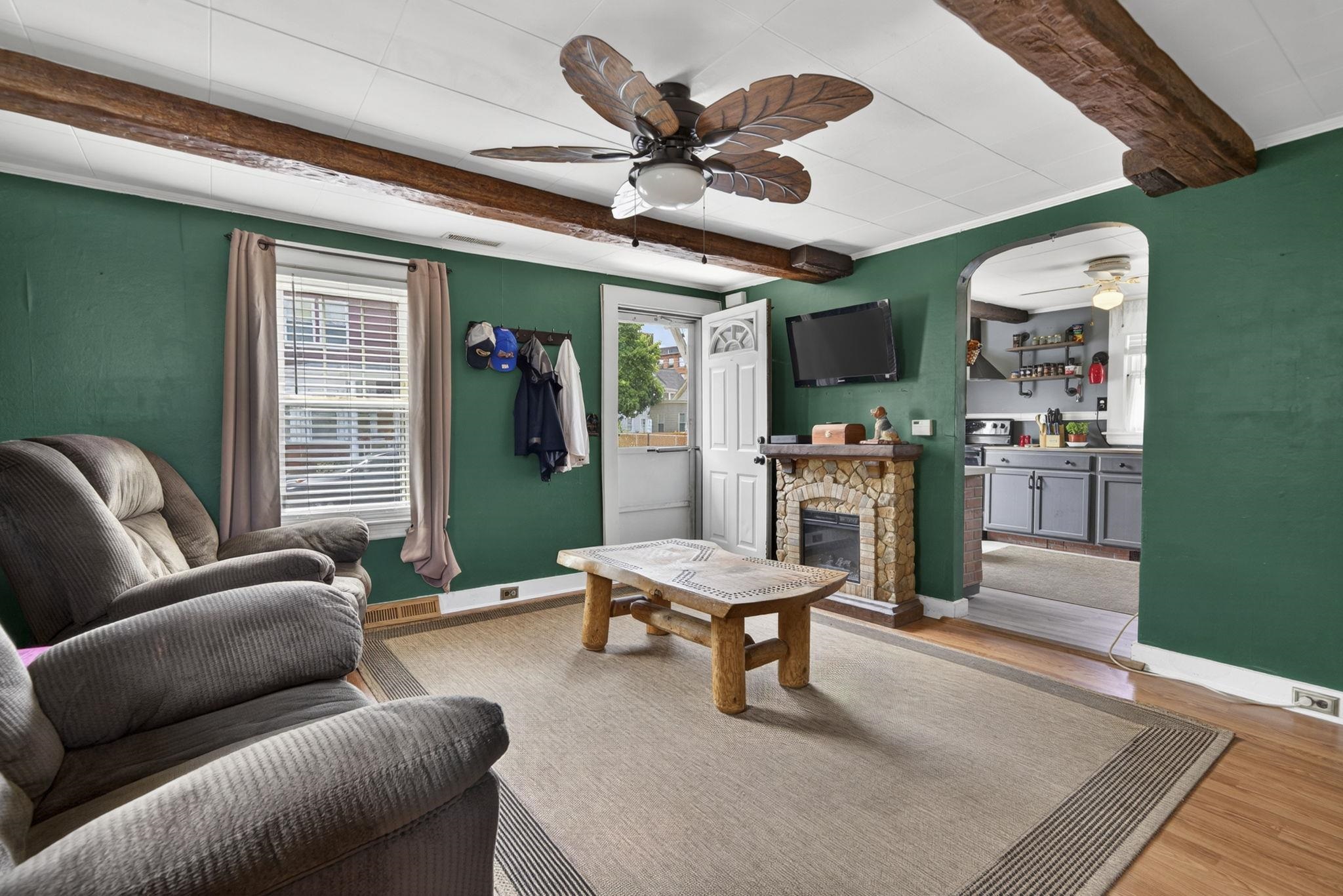 134 Ash St, Nashua, NH 03060