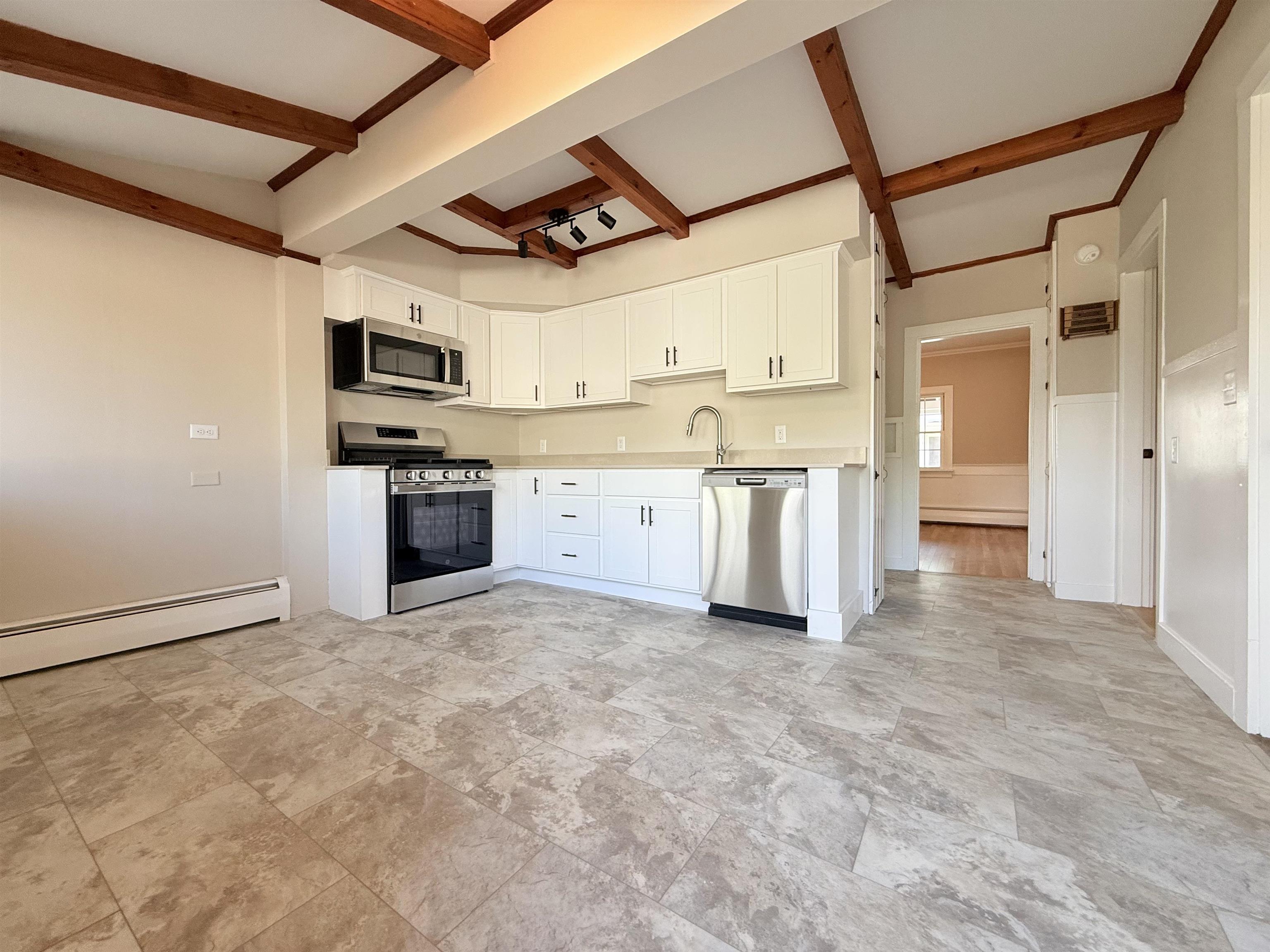 426 Milford St, Manchester, NH 03102