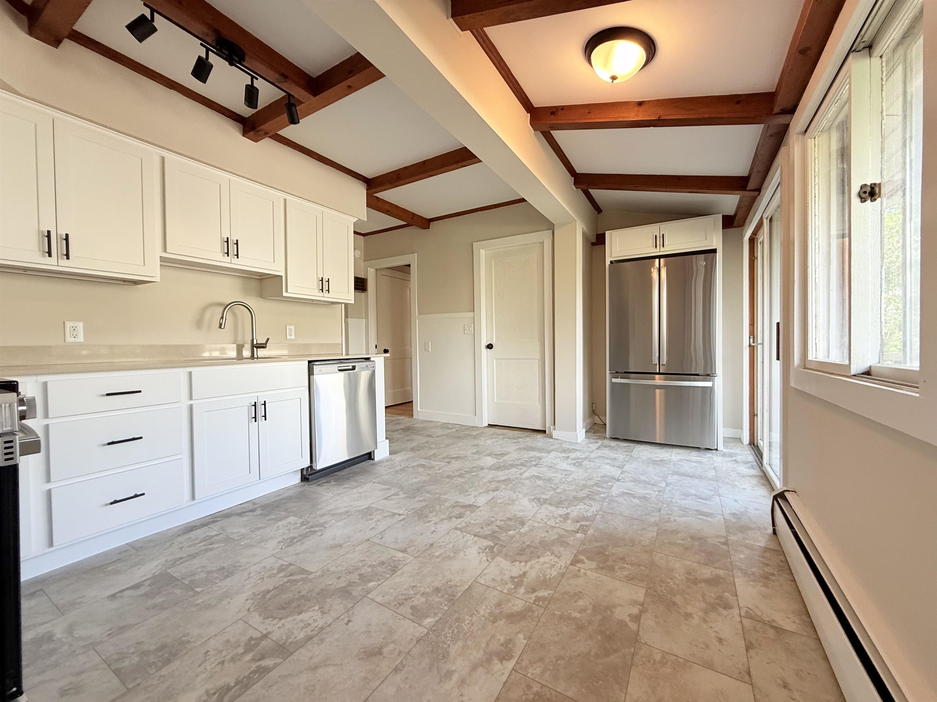 426 Milford St, Manchester, NH 03102