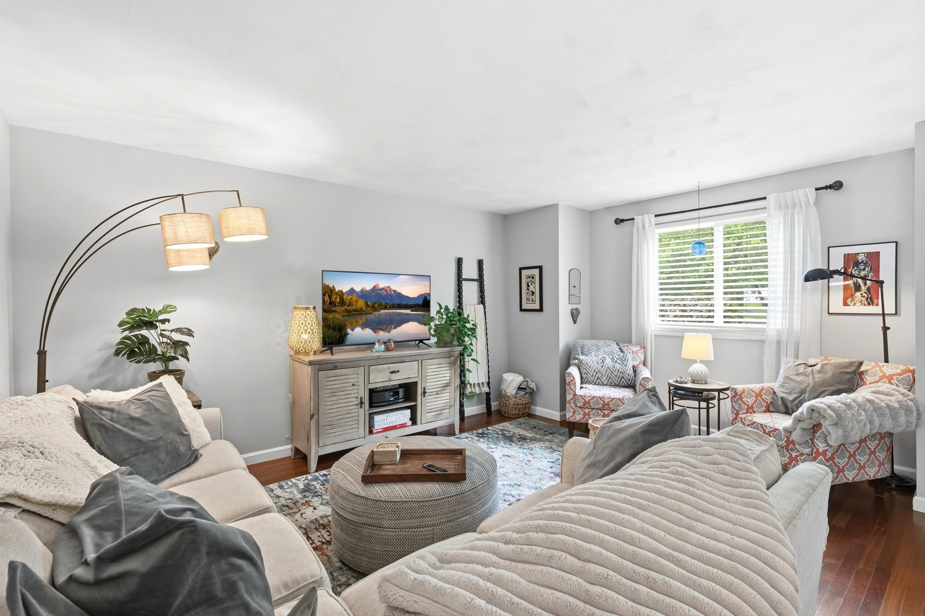 6 Standish Way, Amherst, NH 03031