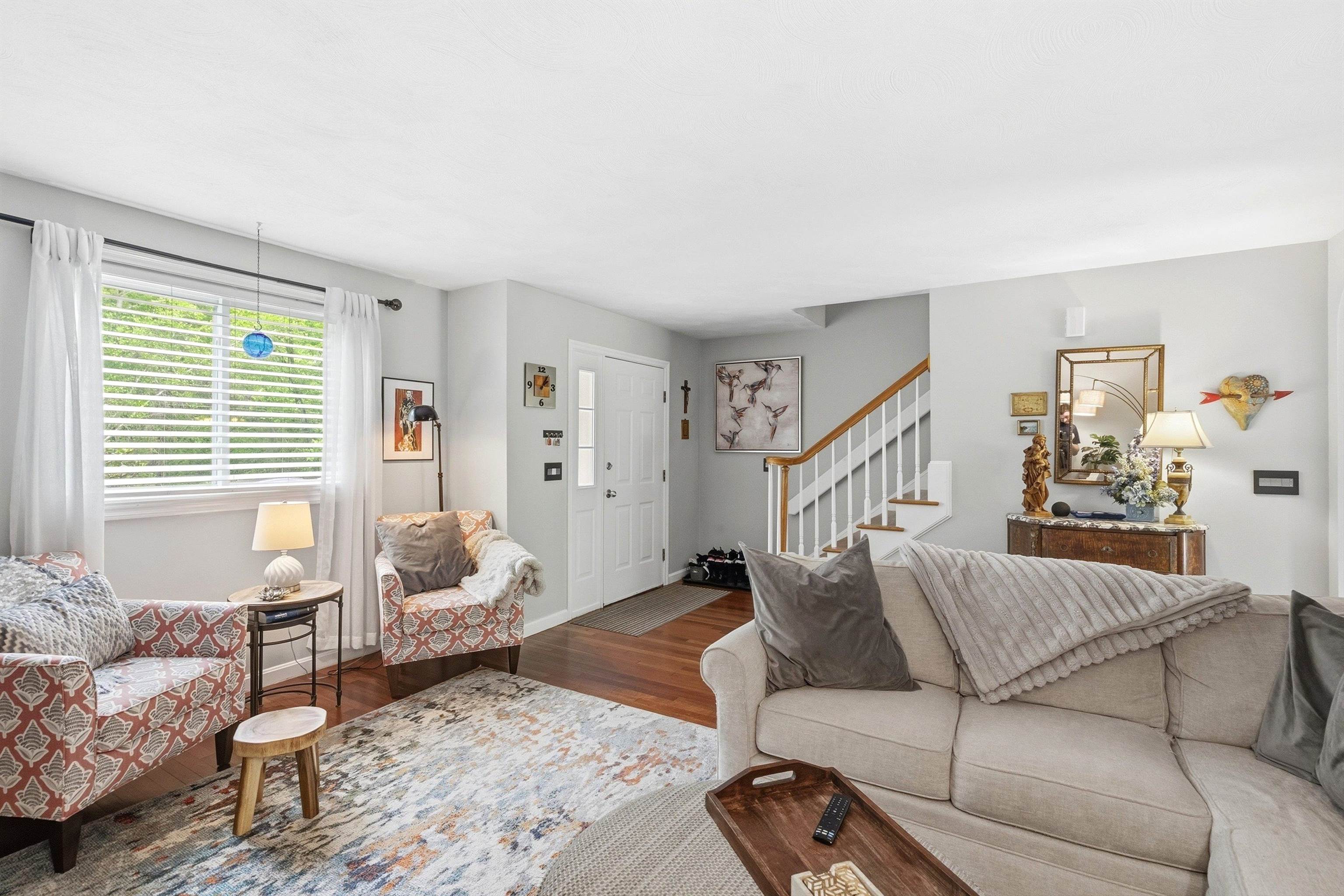 6 Standish Way, Amherst, NH 03031