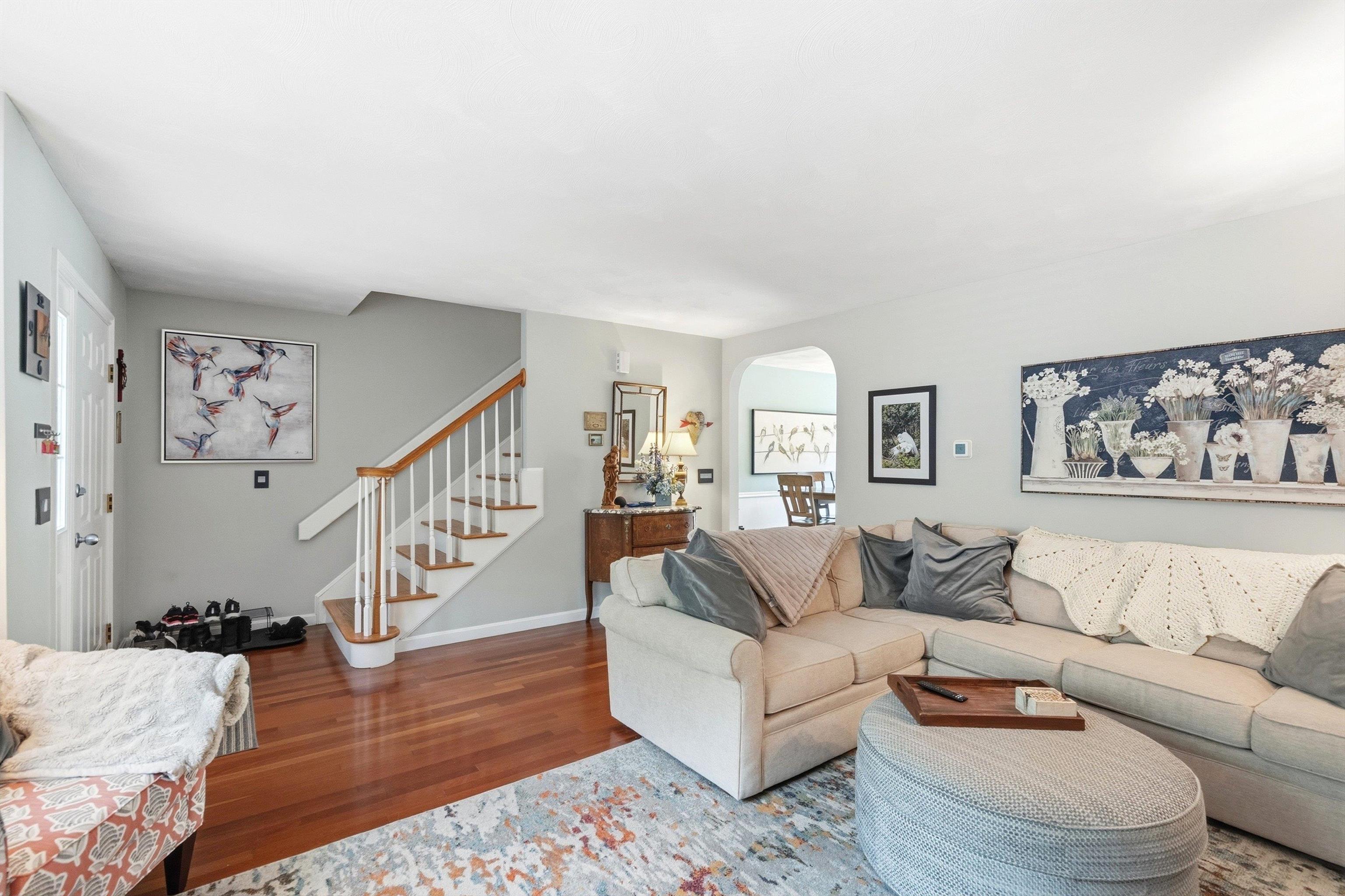6 Standish Way, Amherst, NH 03031