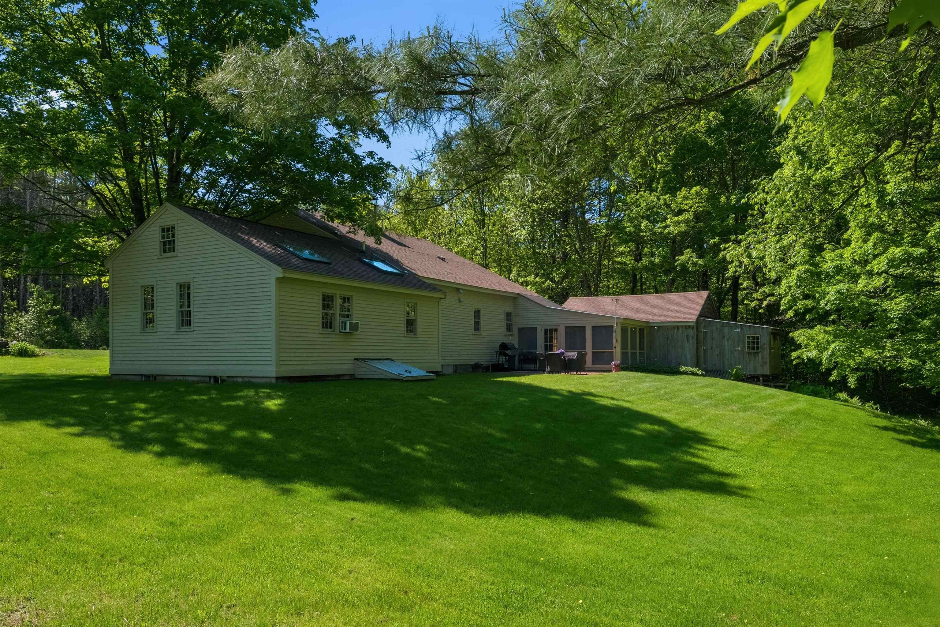 976 New Hampton Rd, Sanbornton, NH 03269