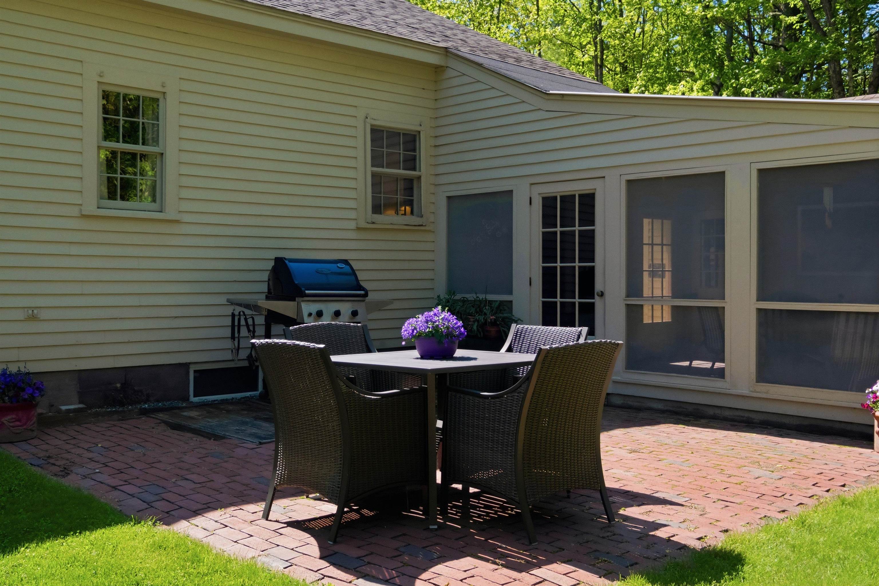 976 New Hampton Rd, Sanbornton, NH 03269