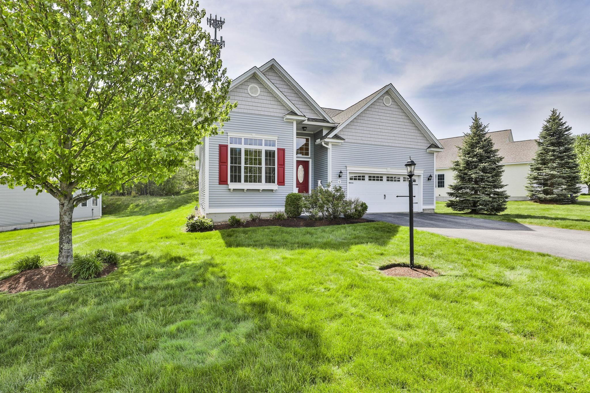 9 Black Forest Cir, Londonderry, NH 03053