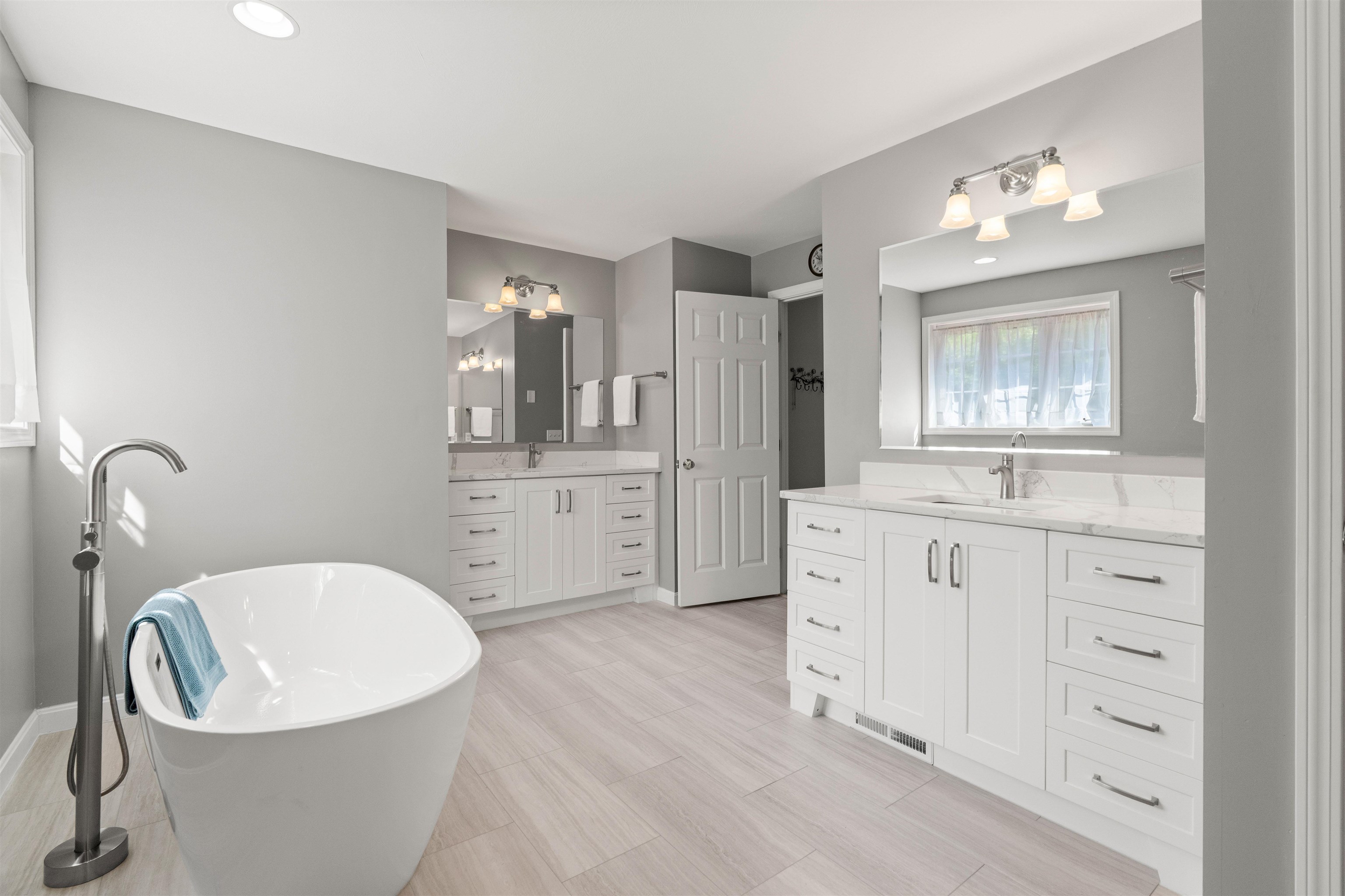 25 Chandler Dr, Londonderry, NH 03053