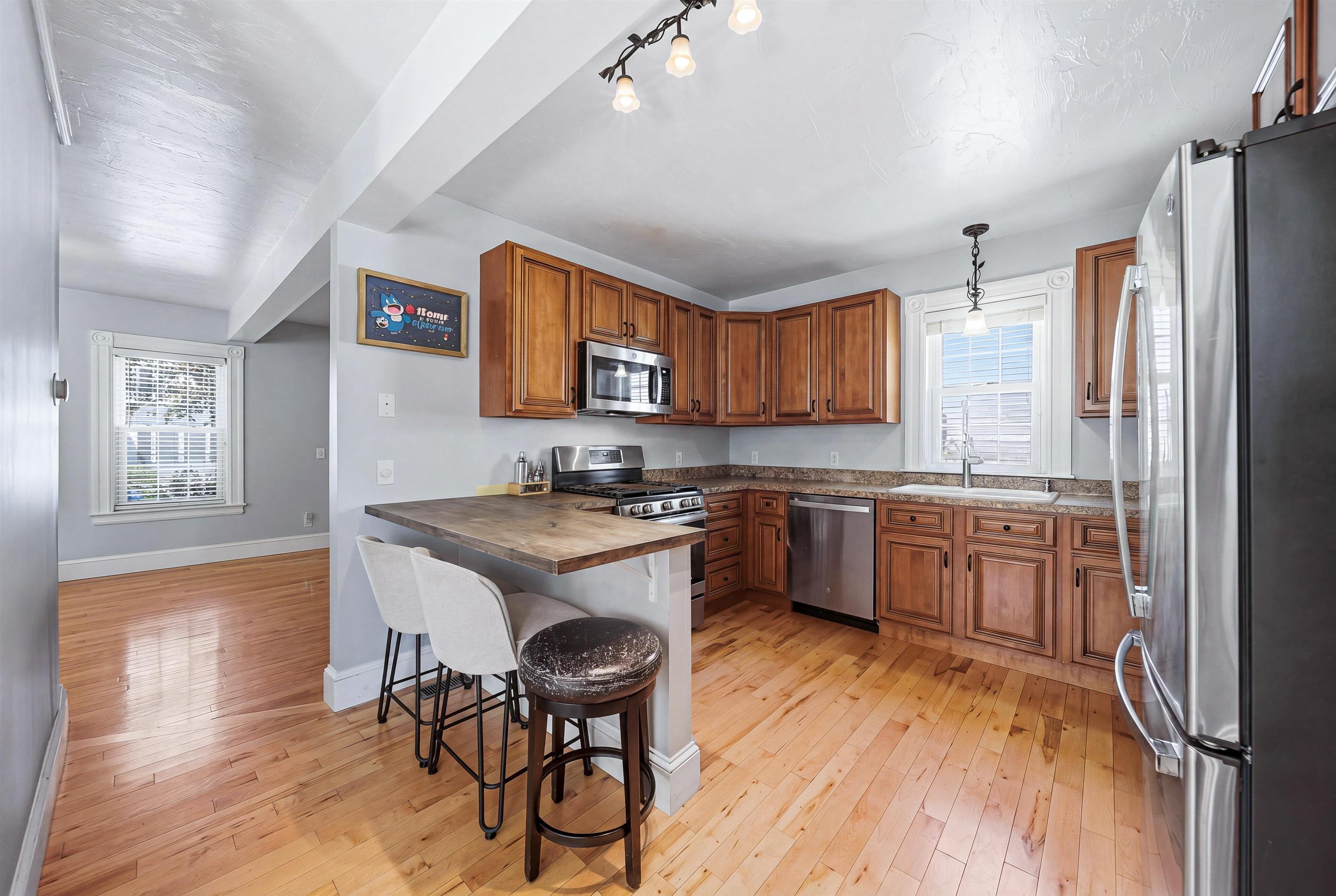 285 Thornton St, Manchester, NH 03102
