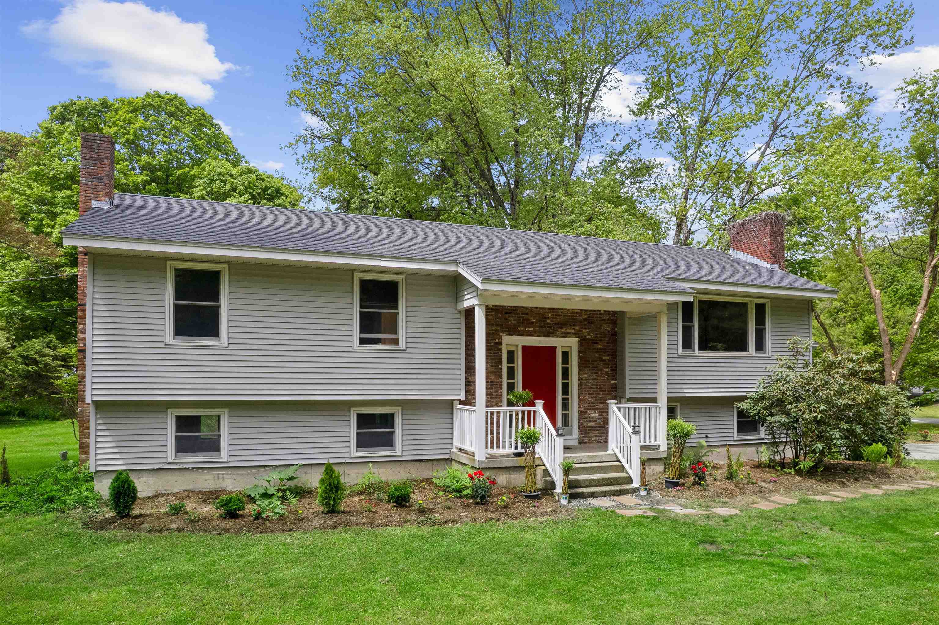 5 Granger Cir, Hanover, NH 03755