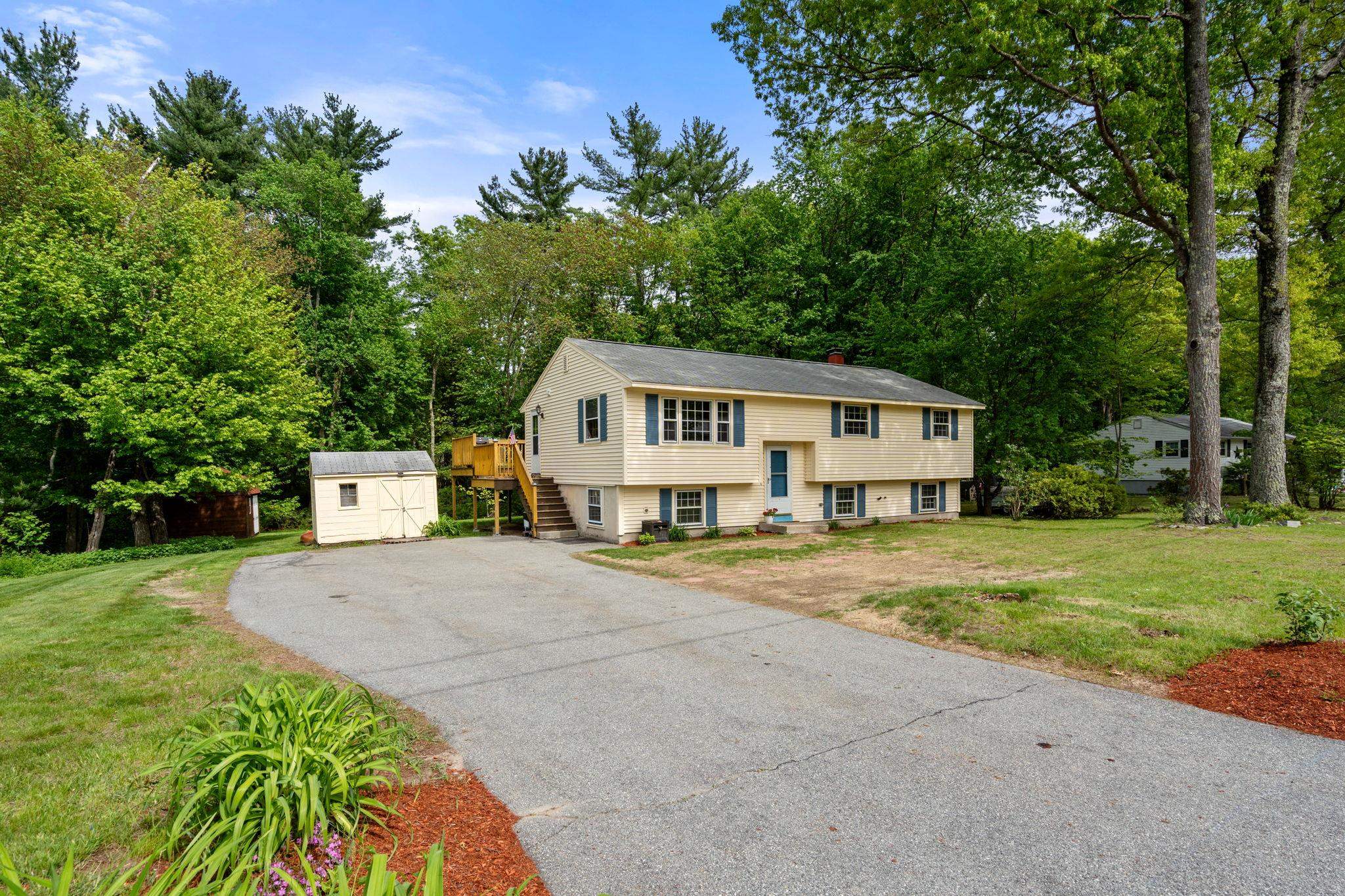 87 Belmont Drive, Merrimack, NH 03054
