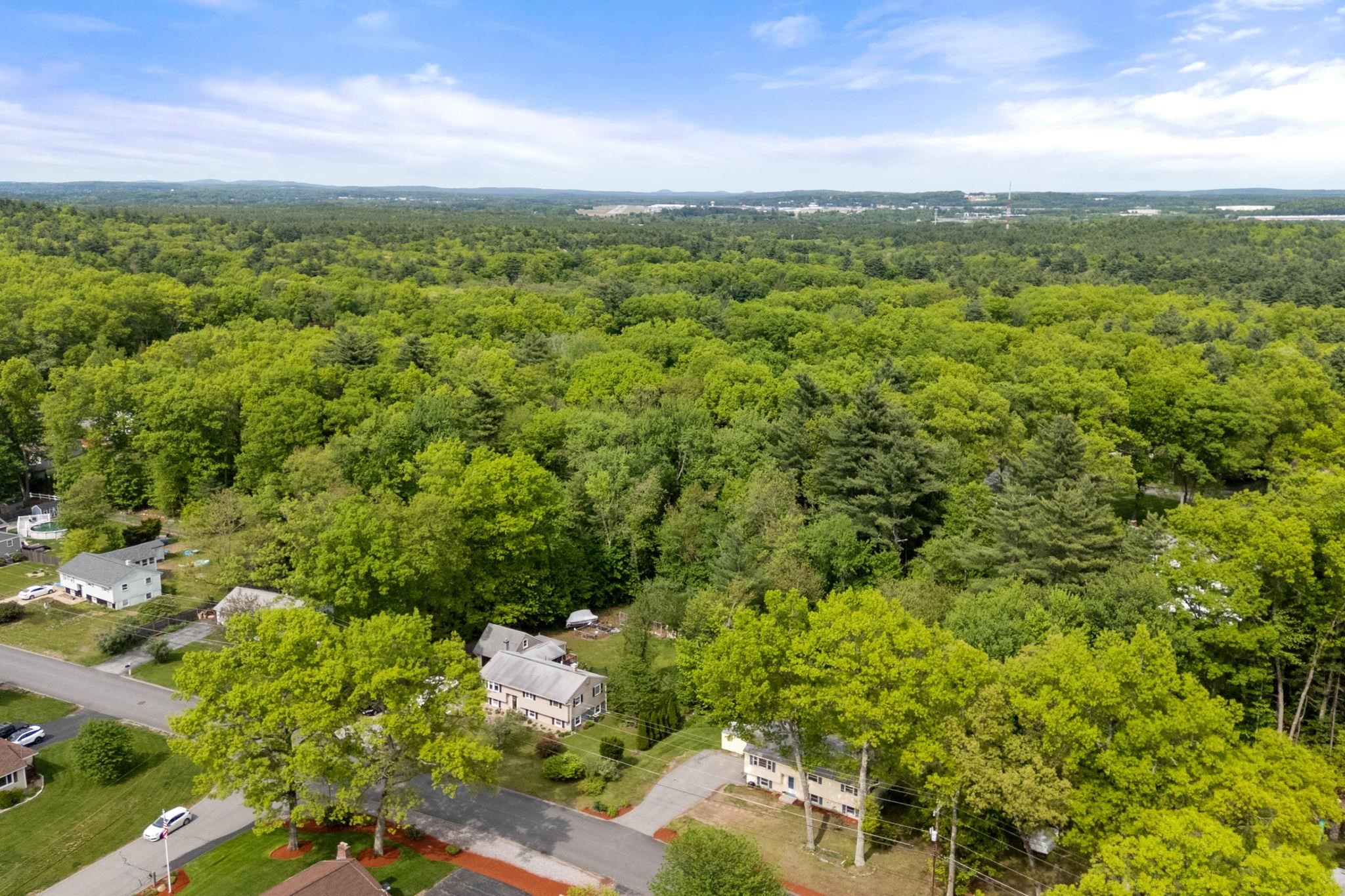 87 Belmont Dr, Merrimack, NH 03054
