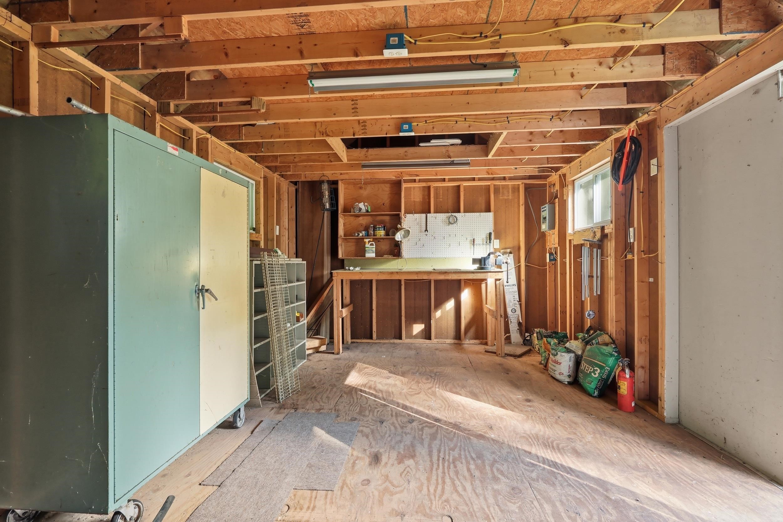 85 Whitney Ave, Manchester, NH 03104