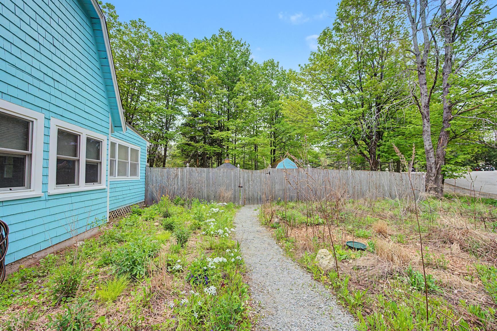 46 Wilmot Center Rd, New London, NH 03257