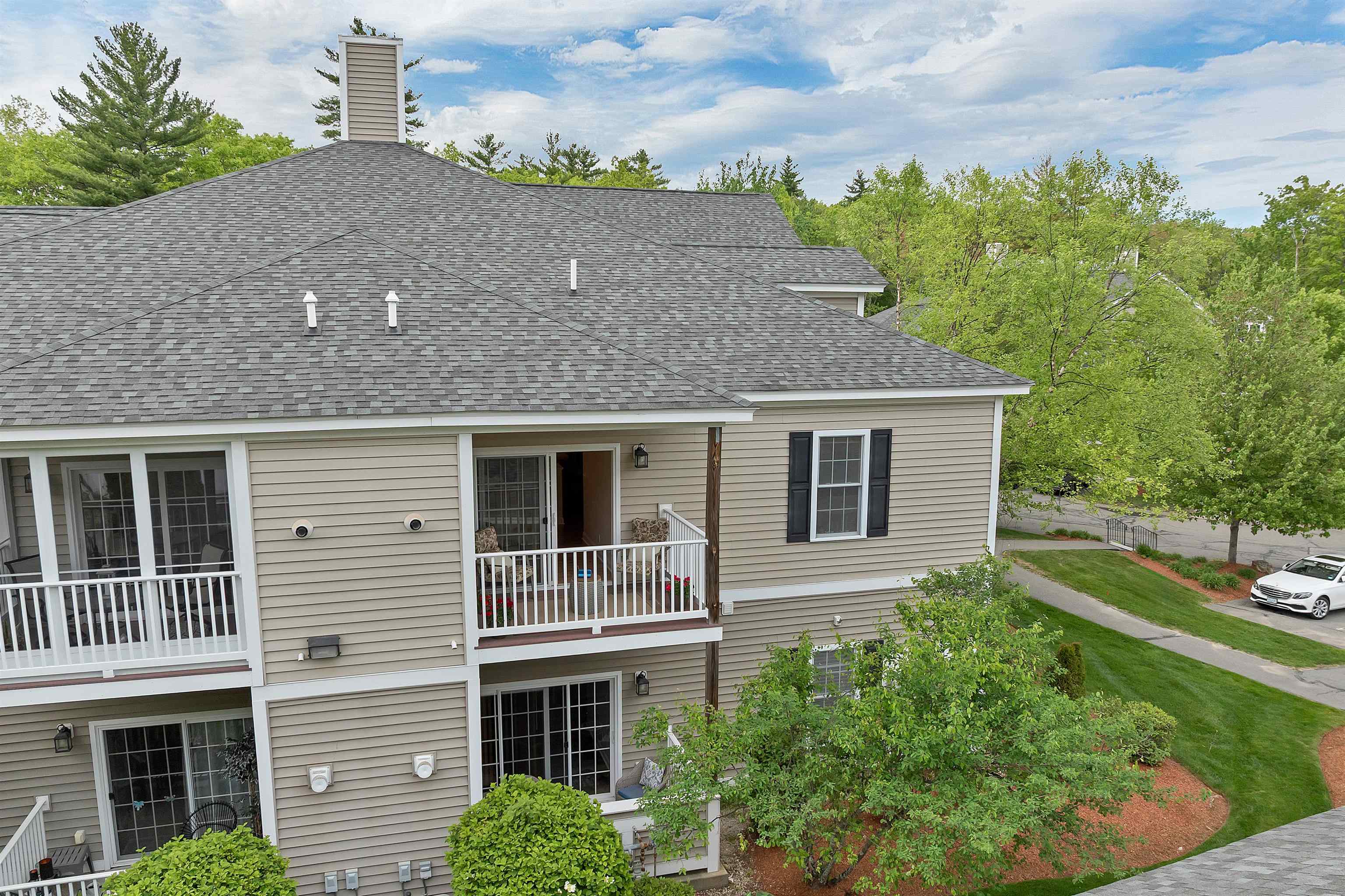 17 Roundabout Way, Manchester, NH 03102