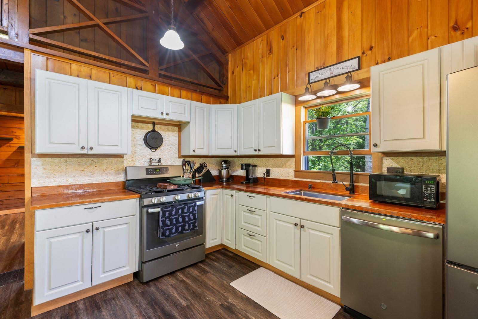 288 Woodward Rd, Haverhill, NH 03774