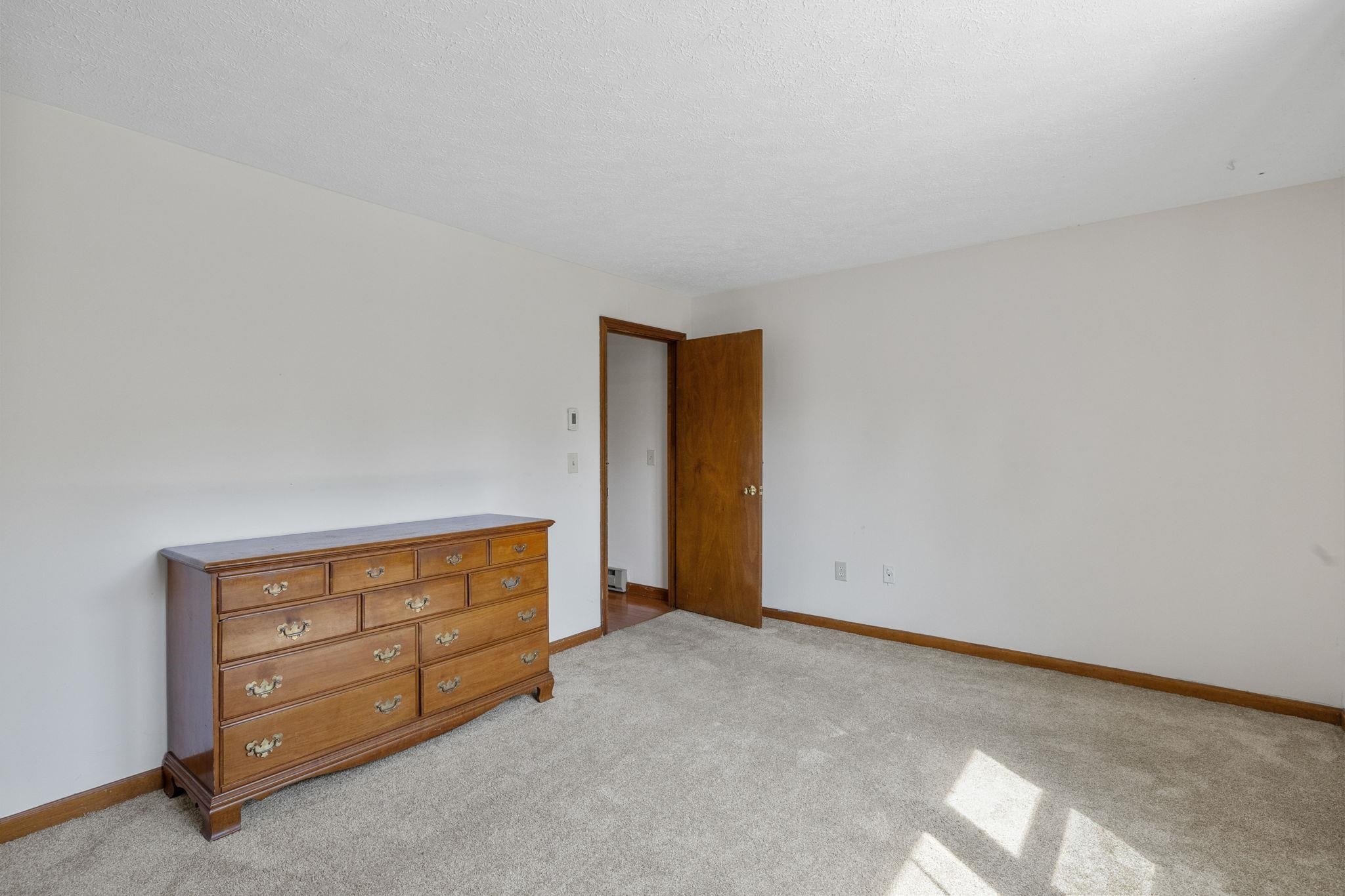 83 Bismark St, Manchester, NH 03102