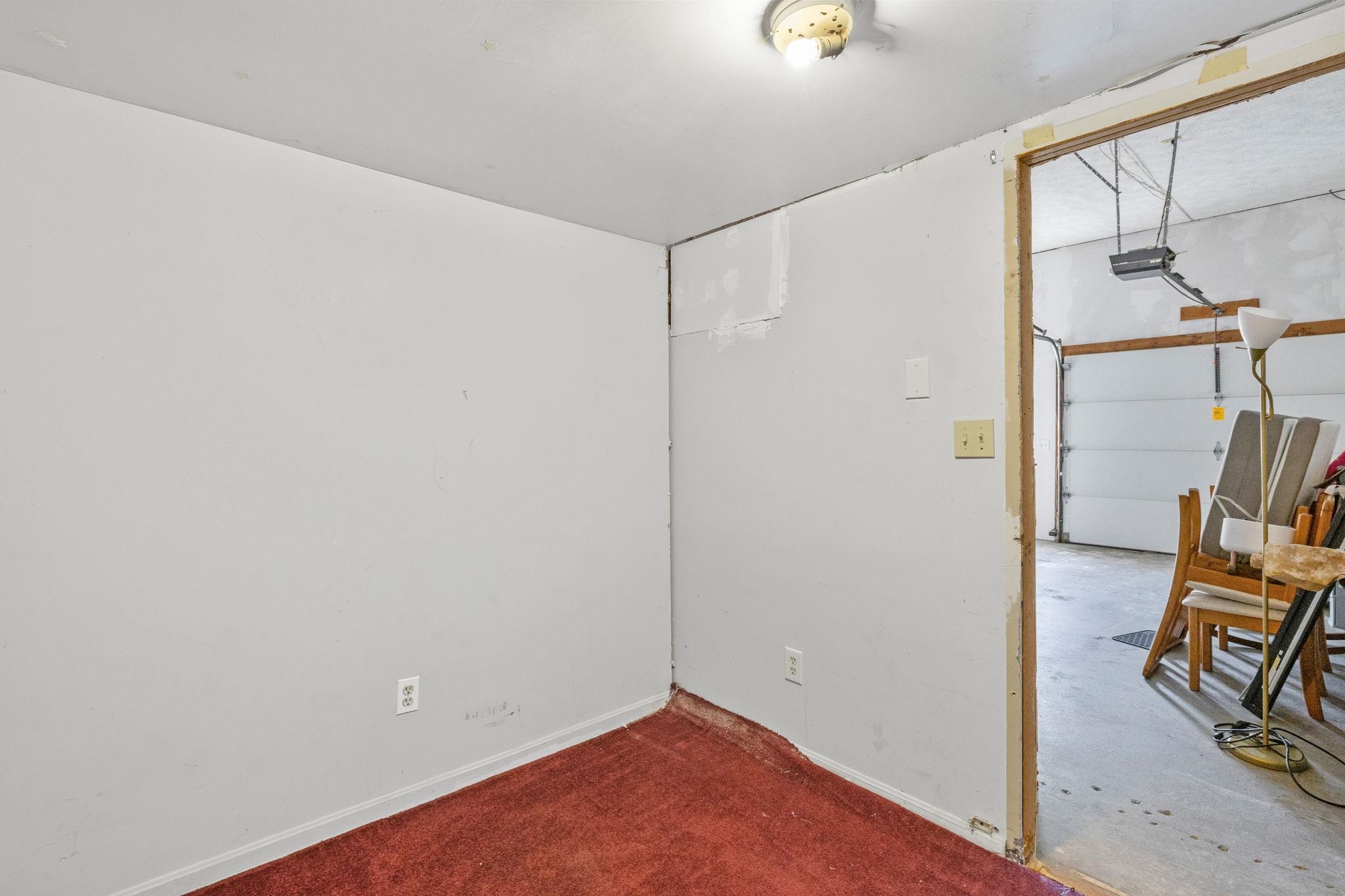 83 Bismark St, Manchester, NH 03102