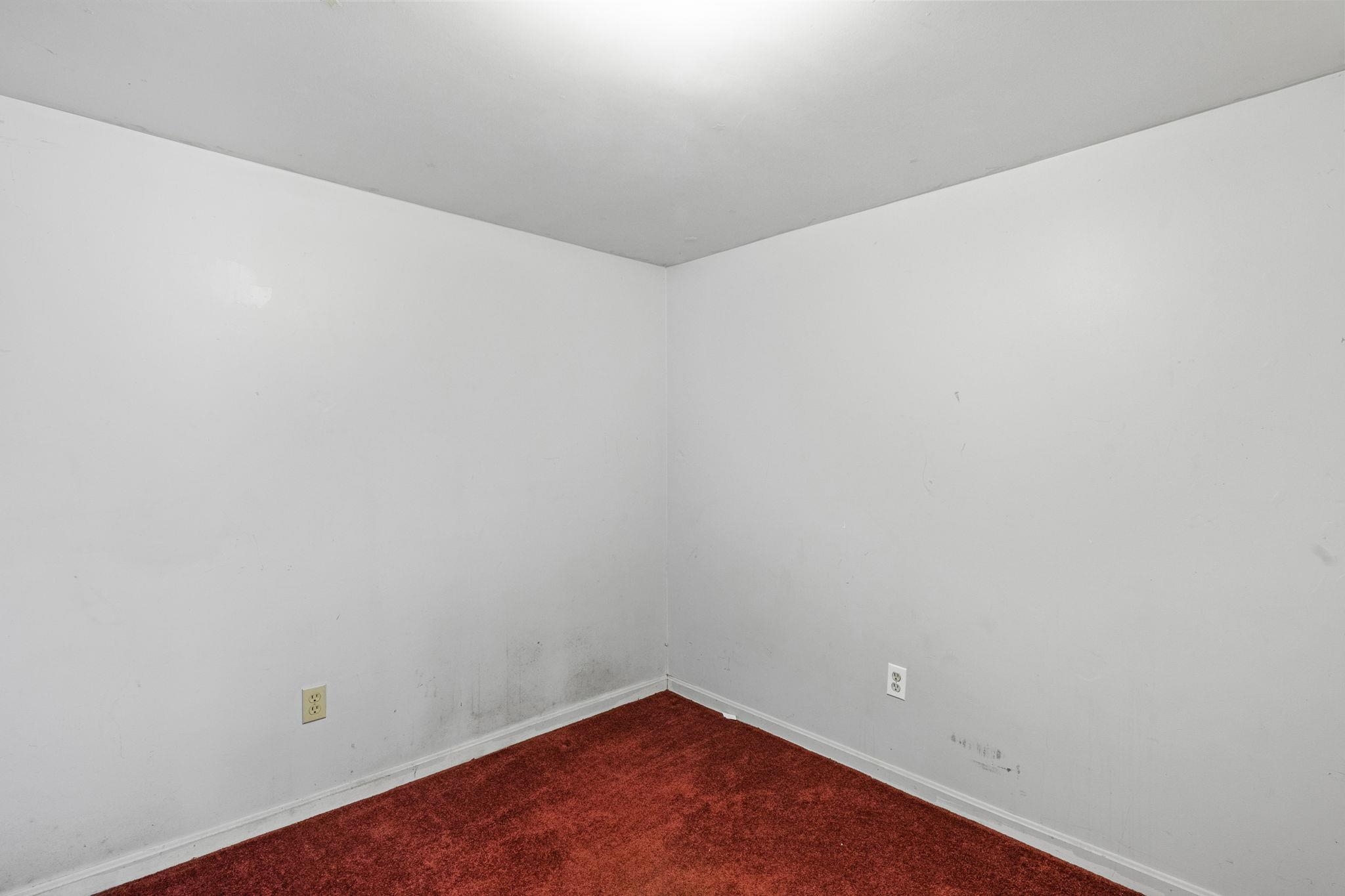 83 Bismark St, Manchester, NH 03102