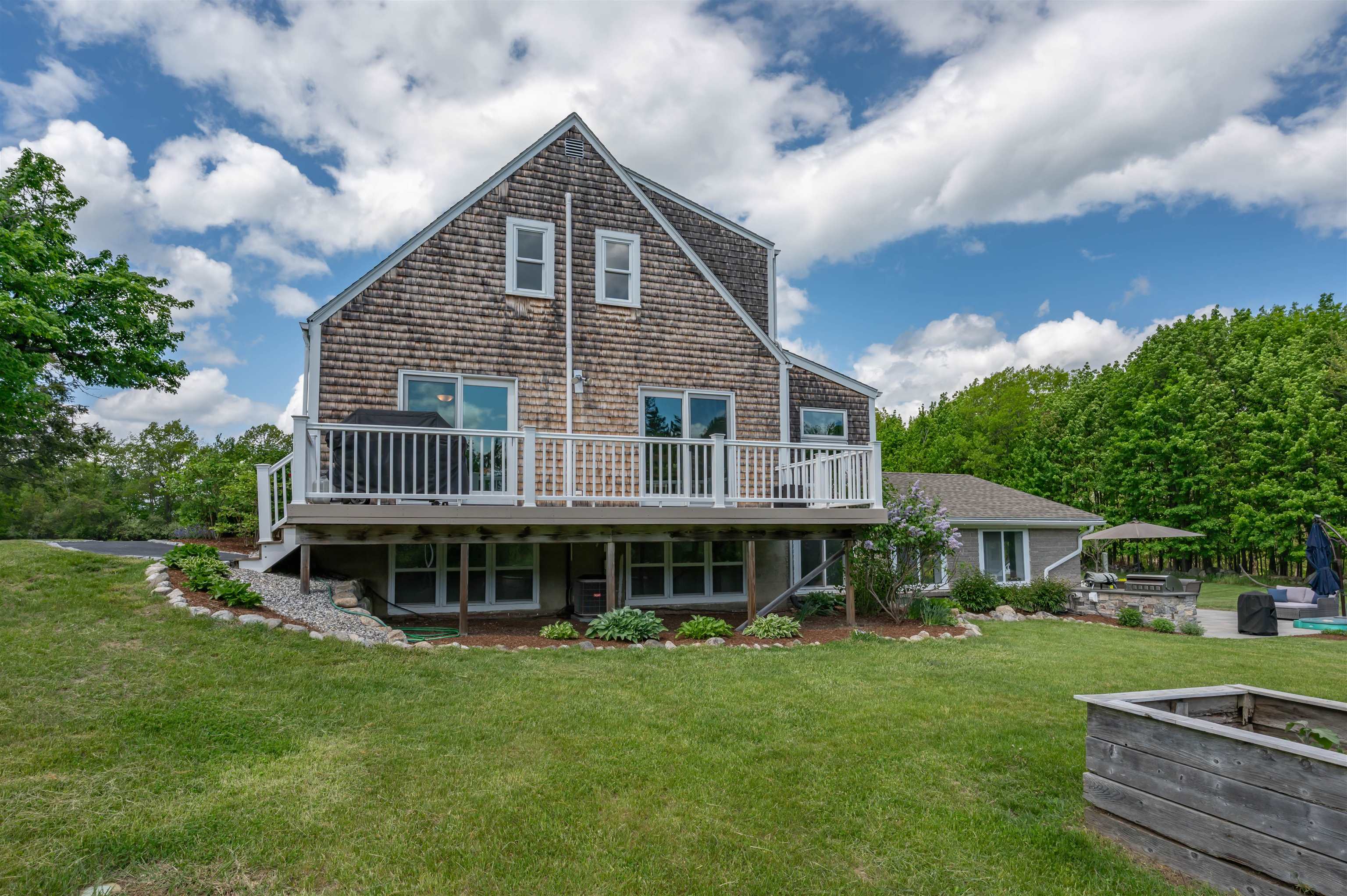 105 Chestnut Hill Rd, Amherst, NH 03031
