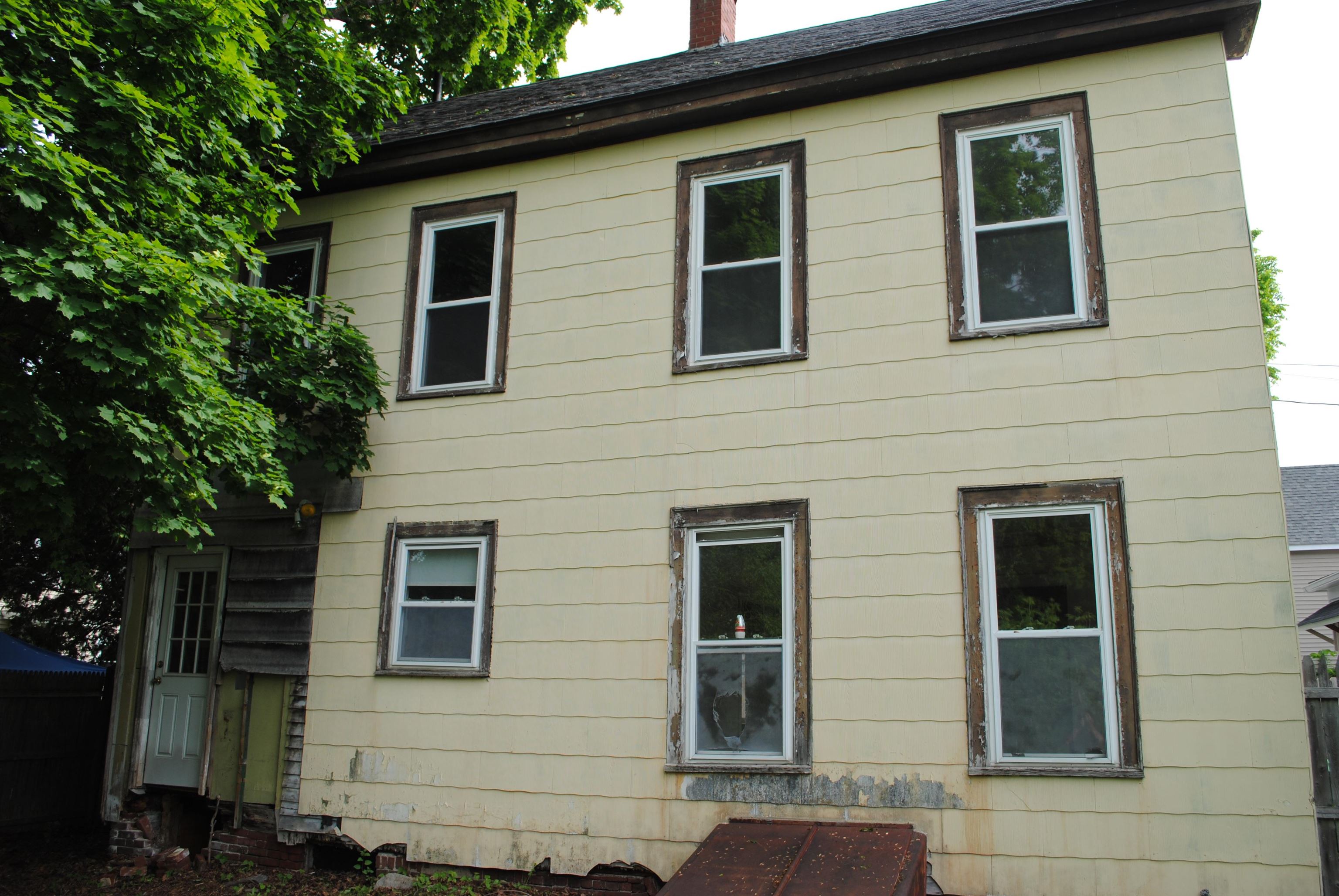 19 Pine St, Rochester, NH 03867