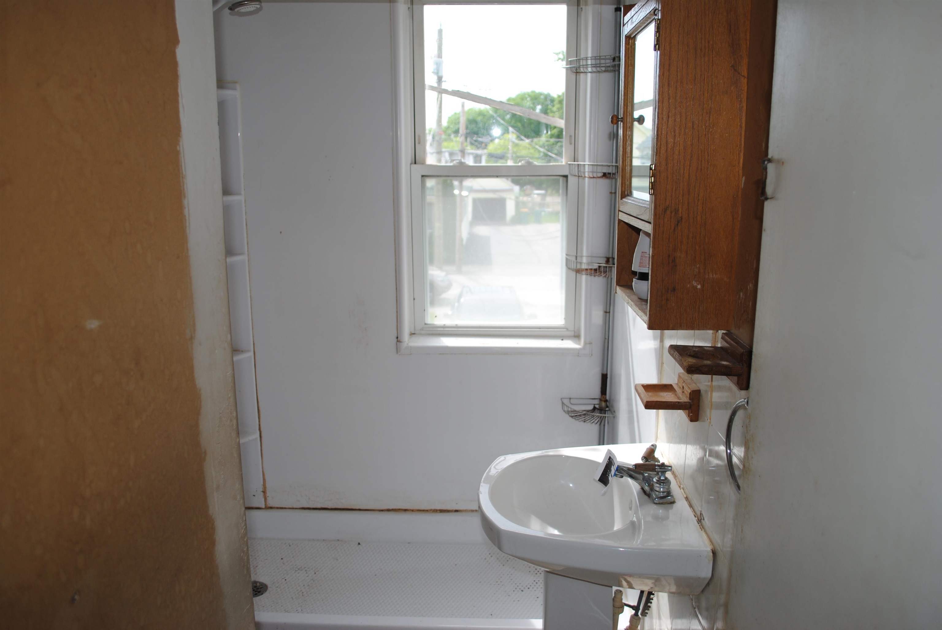 19 Pine St, Rochester, NH 03867