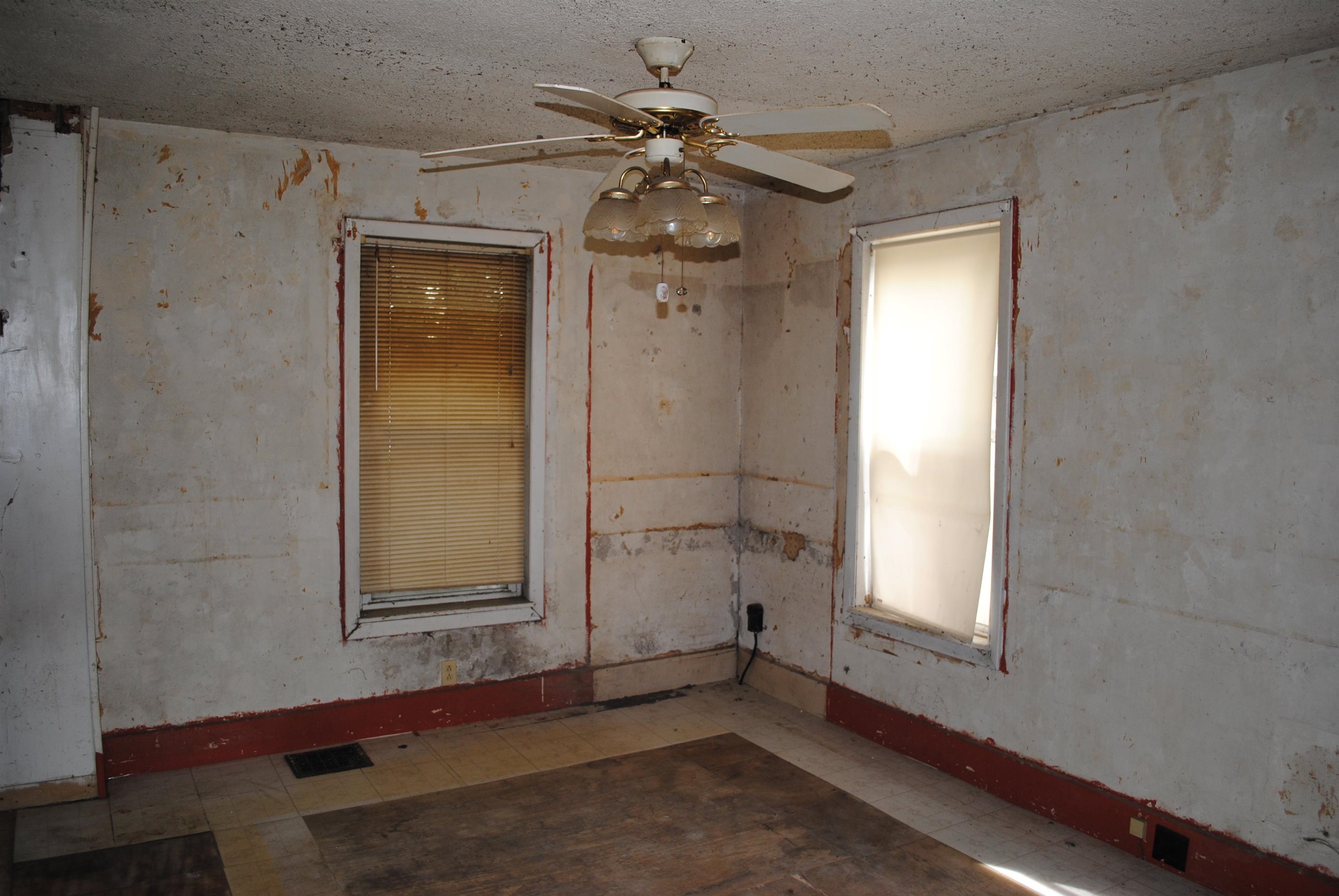 19 Pine St, Rochester, NH 03867