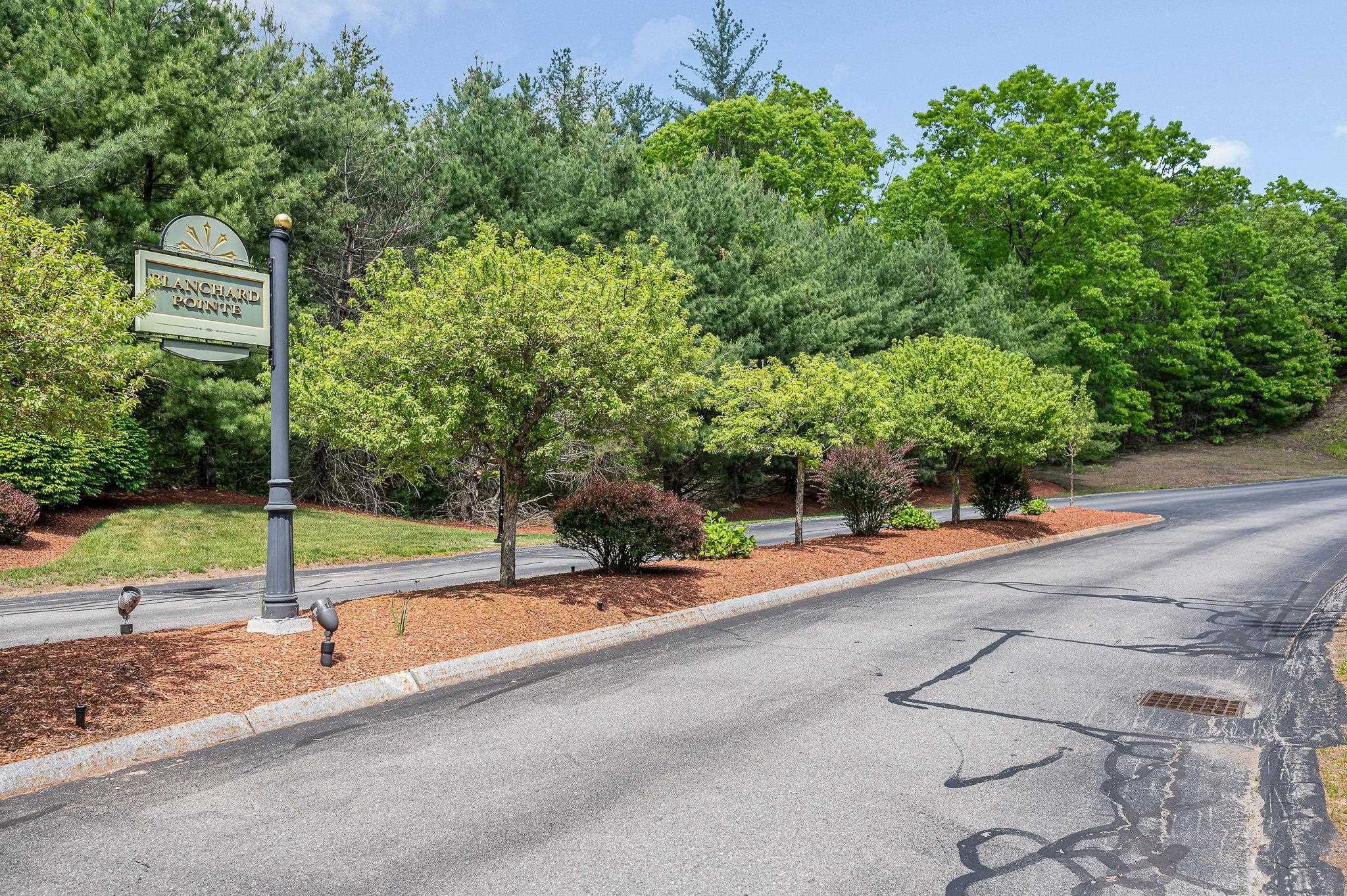 12 Dunstable Cir, Merrimack, NH 03054