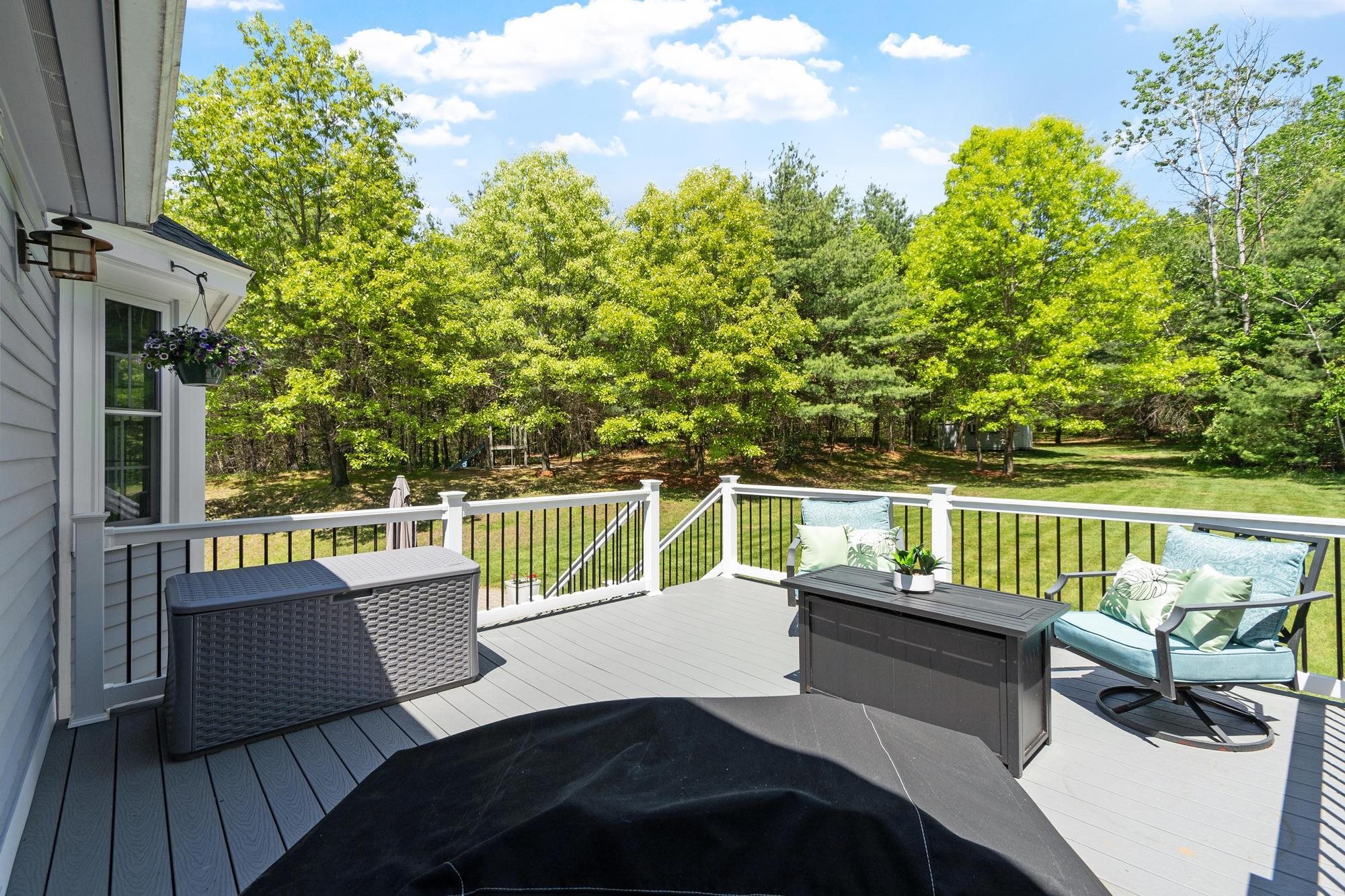 6 Bancroft St, Windham, NH 03087