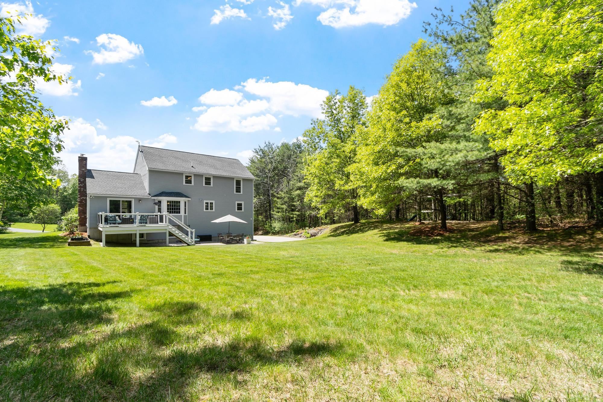 6 Bancroft St, Windham, NH 03087