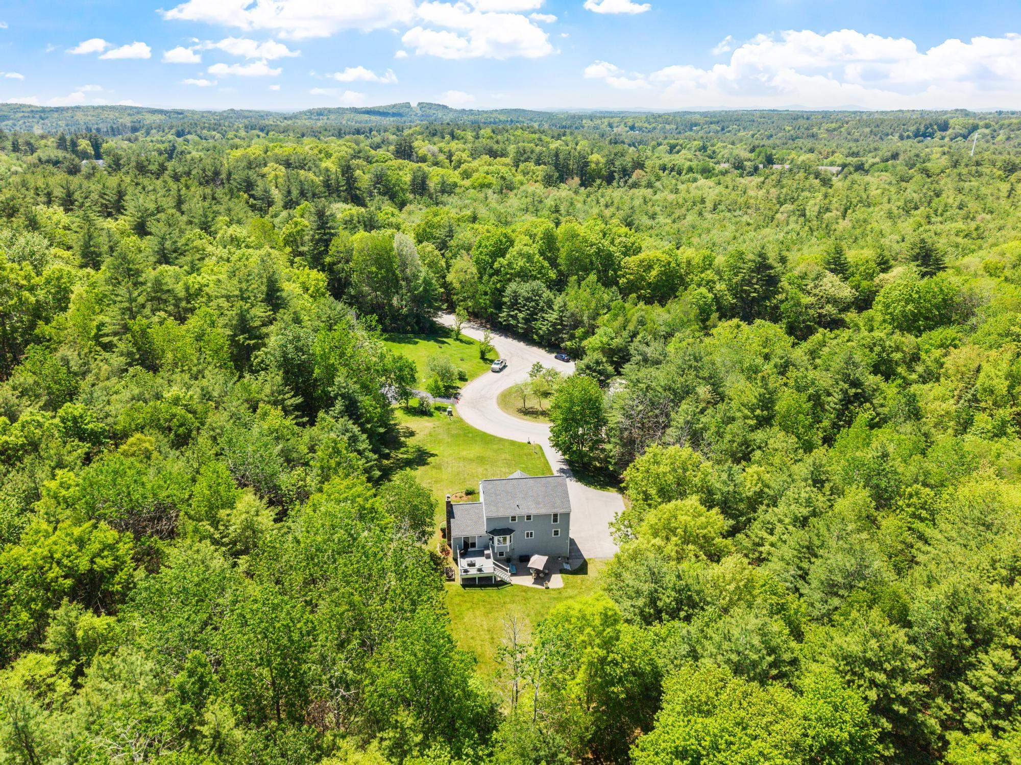 6 Bancroft St, Windham, NH 03087