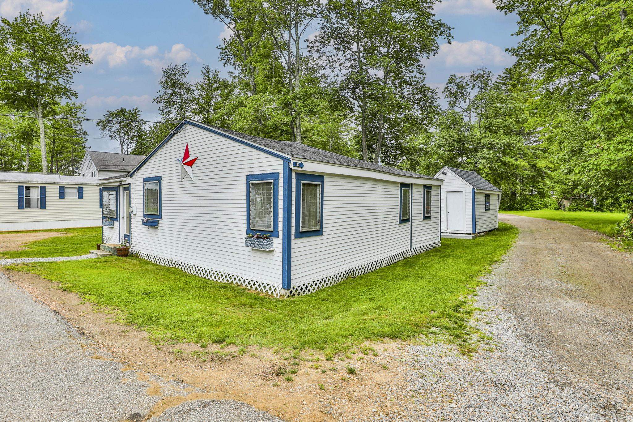 100-102 Tucker Shore Rd, Belmont, NH 03220
