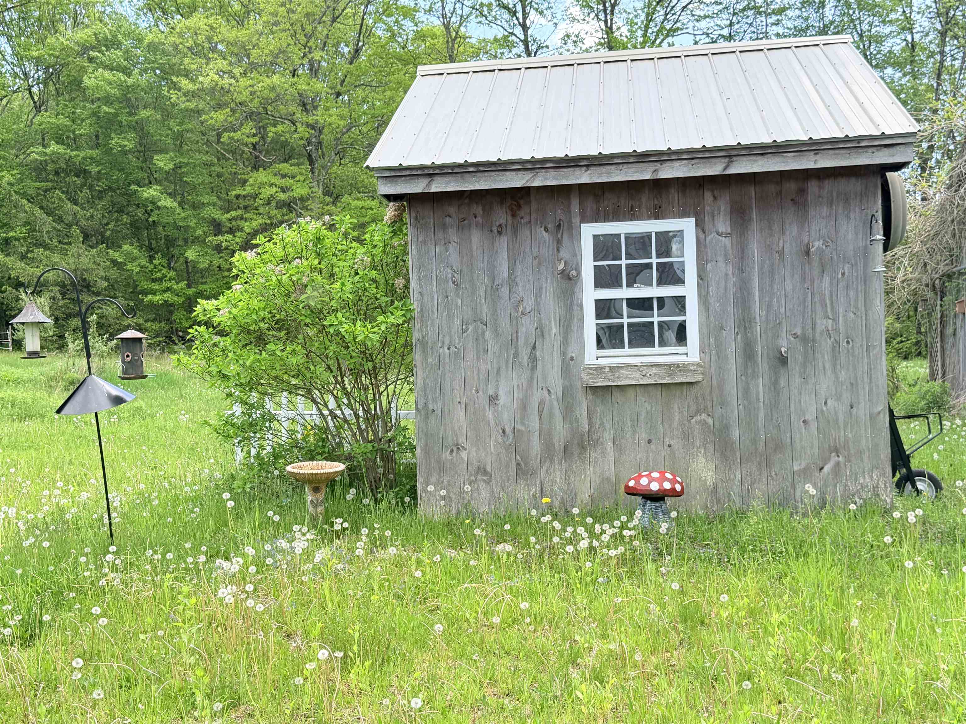 378 Holden Hill Rd, Langdon, NH 03602