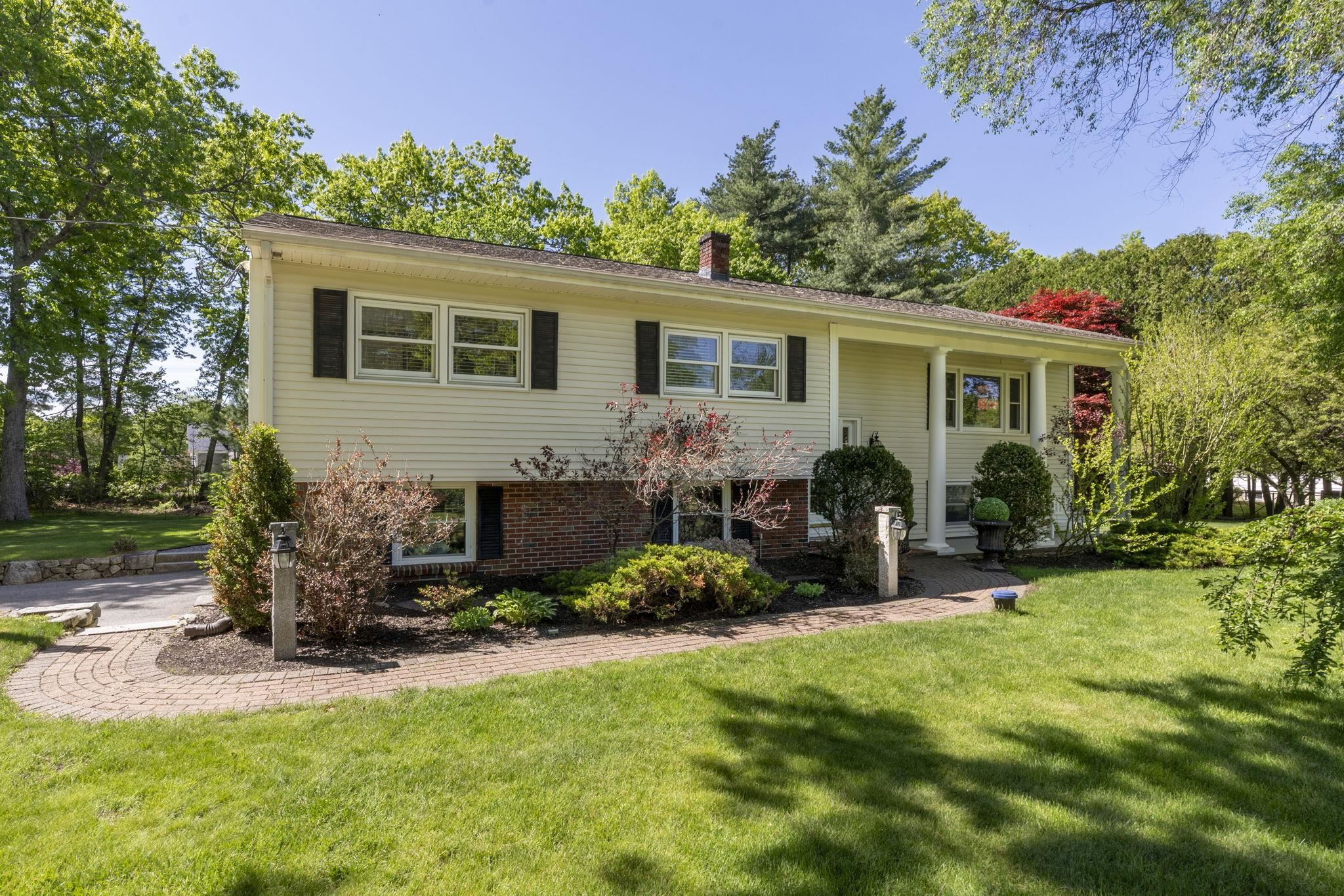 1 Cindy Ave, Salem, NH 03079