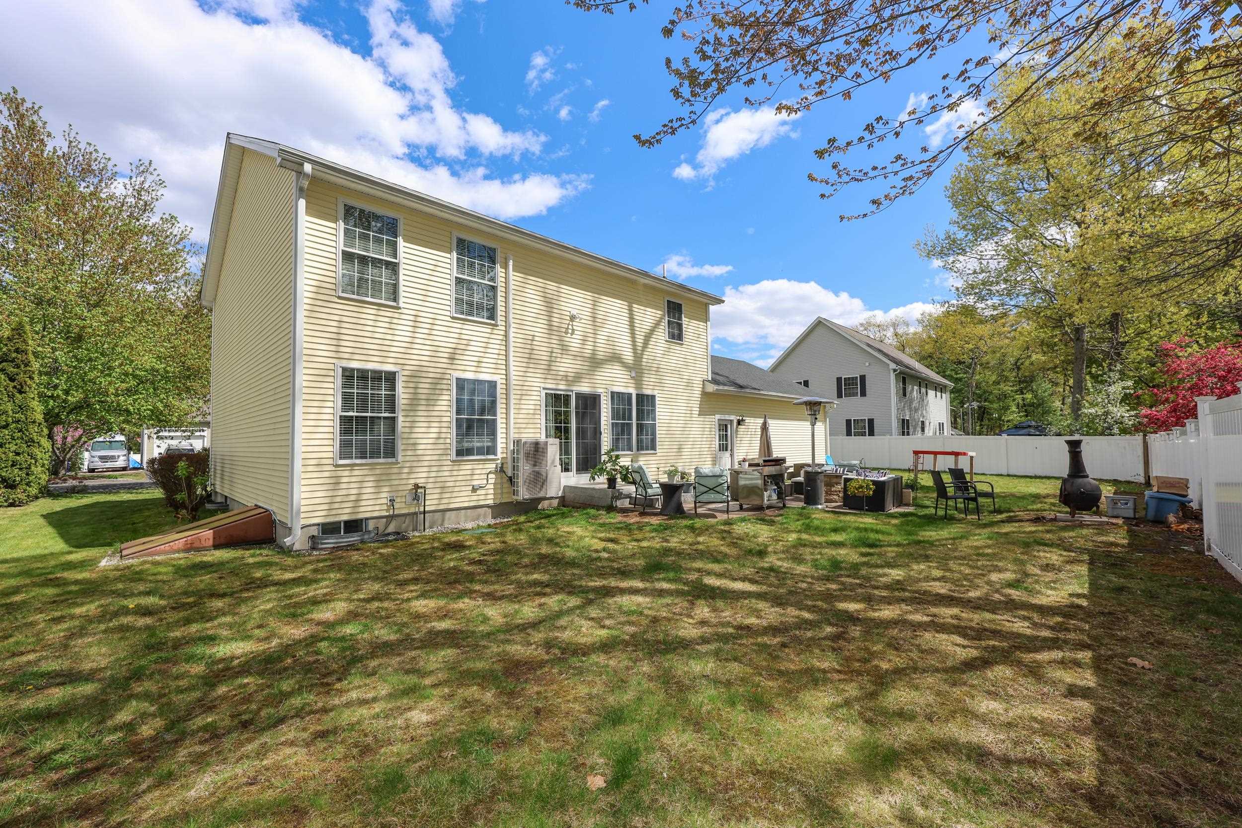 237 Stanton St, Manchester, NH 03103