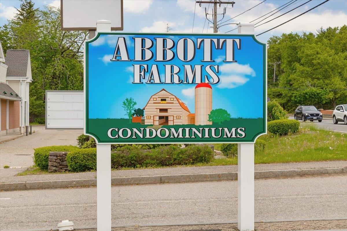 525 Abbott Farm Ln, Hudson, NH 03051