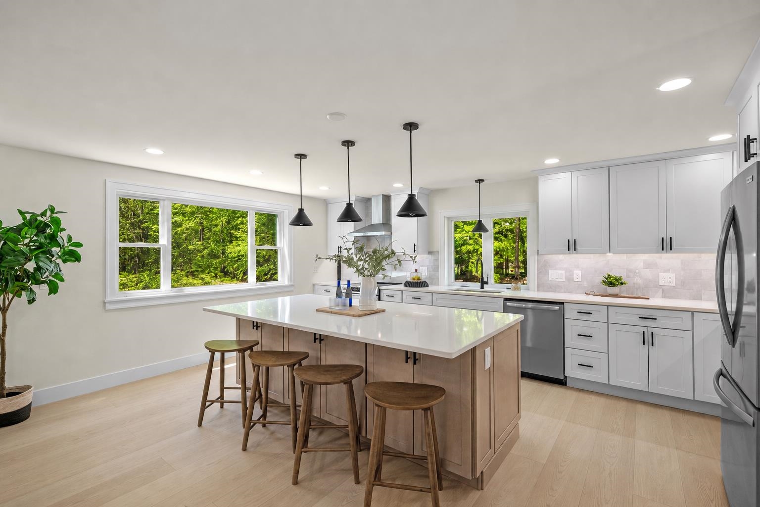 20 Hawkewood Rd, Sandown, NH 03873