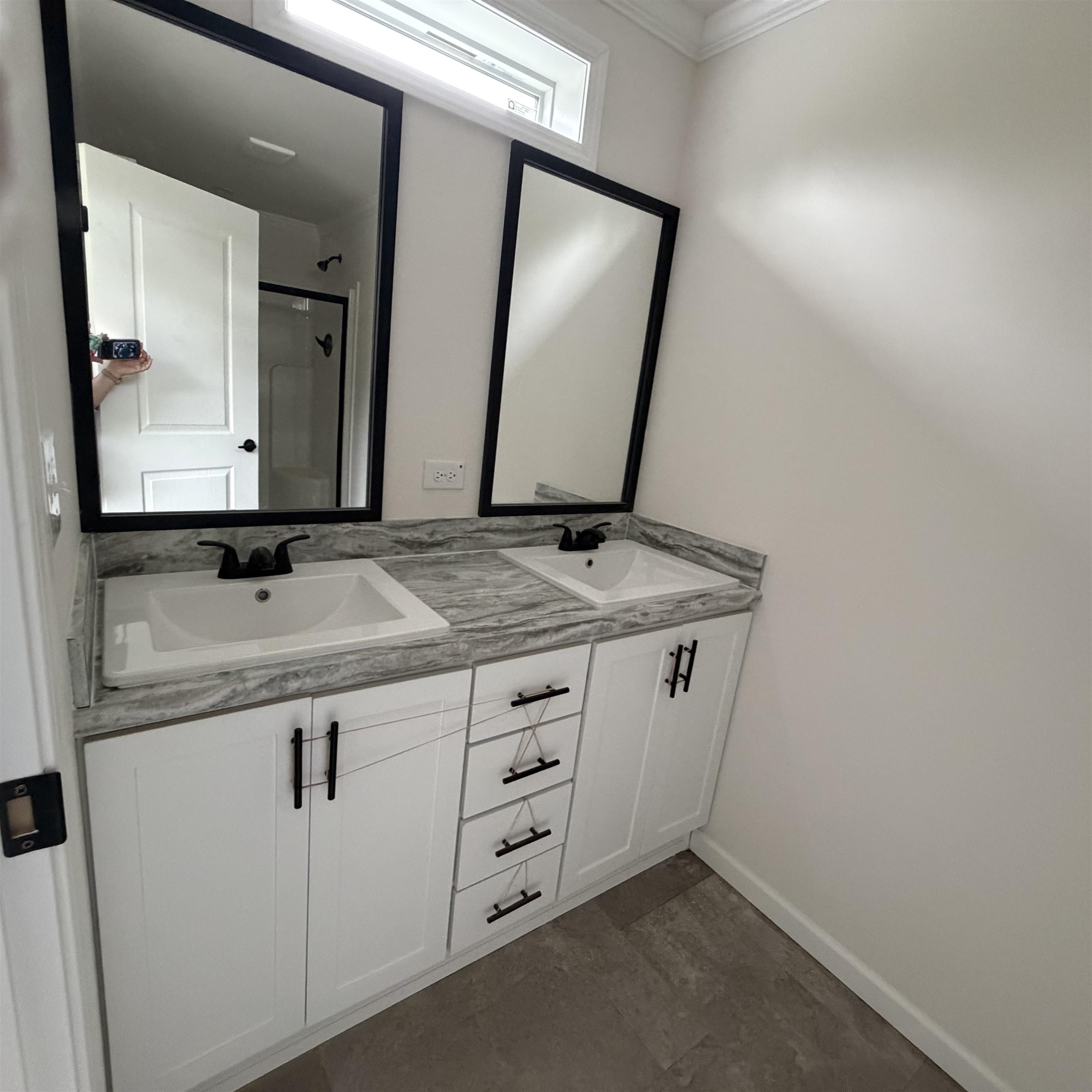 19 West Ln, Rochester, NH 03867