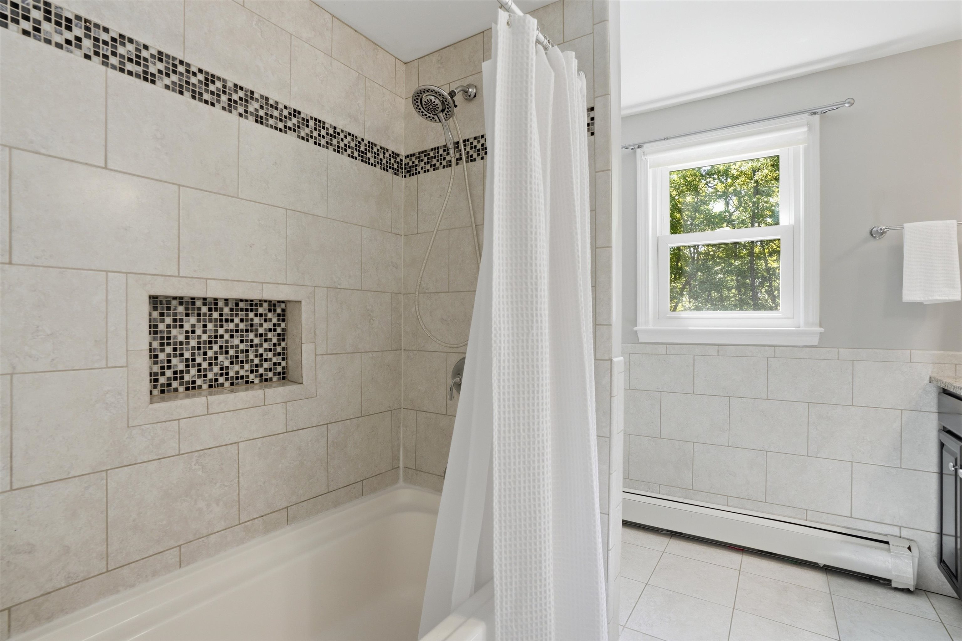 5 Dattilo Rd, Derry, NH 03038