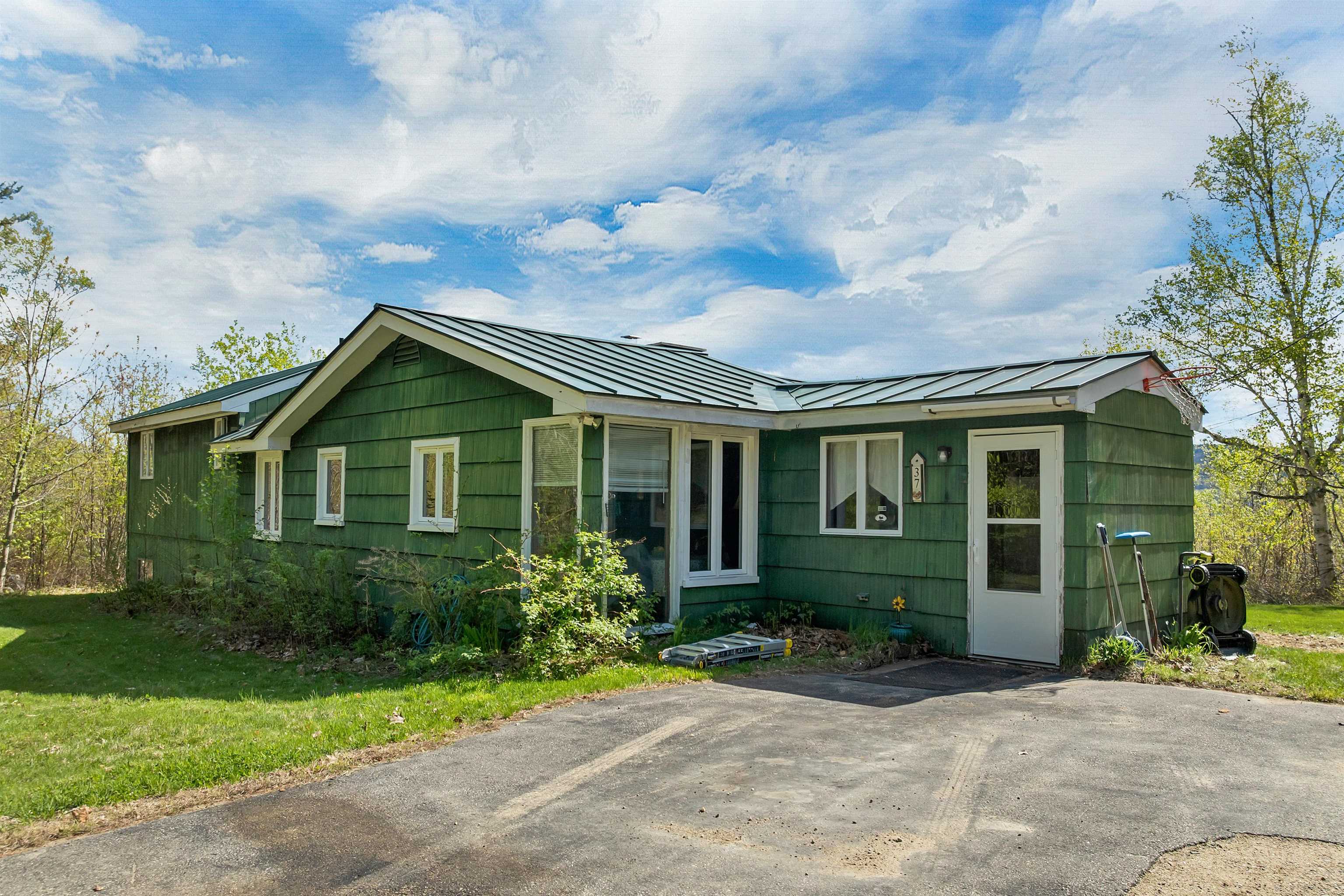 37 Bowman Rd, Alton, NH 03809