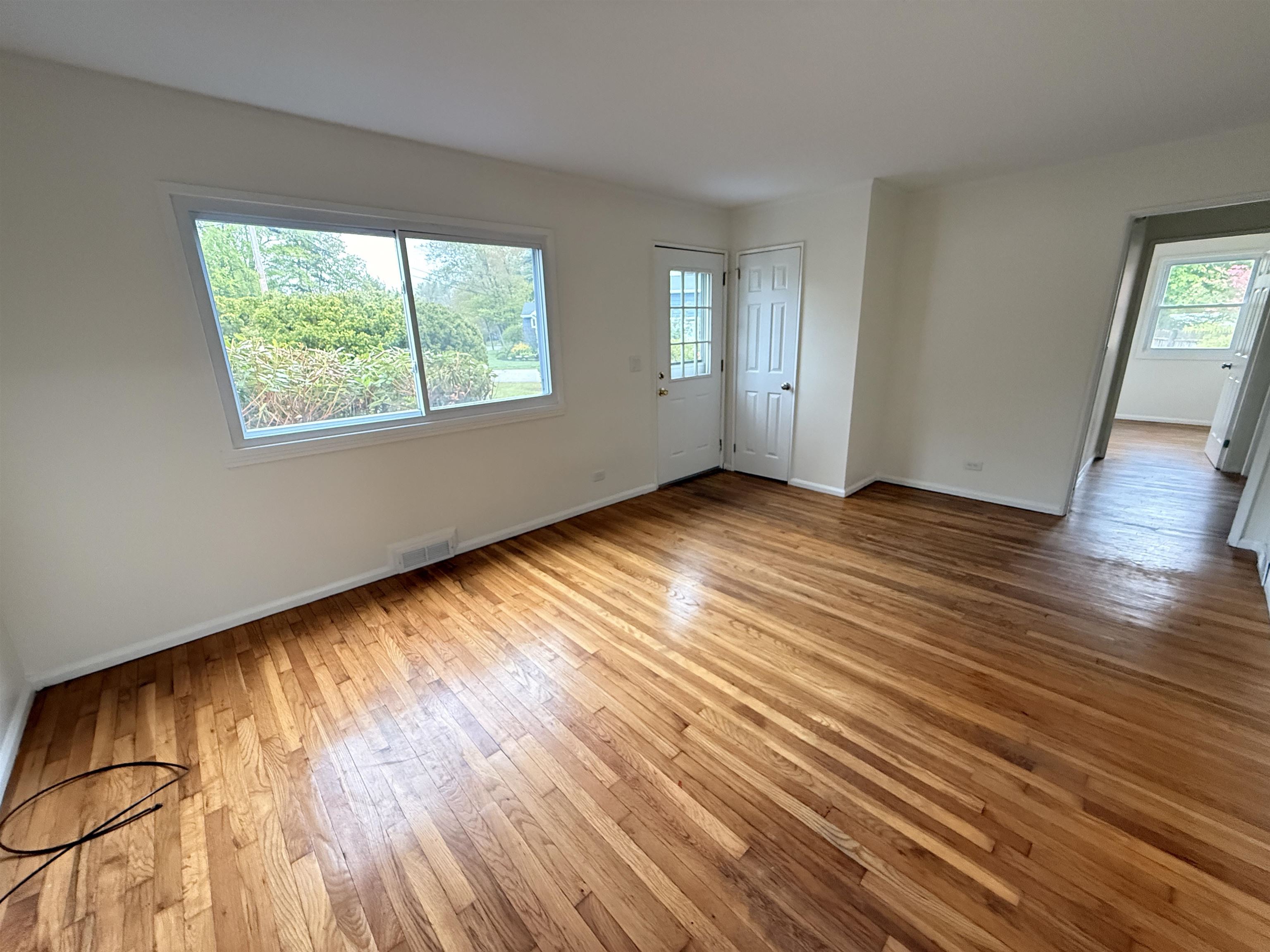 15 Woodbury Lane