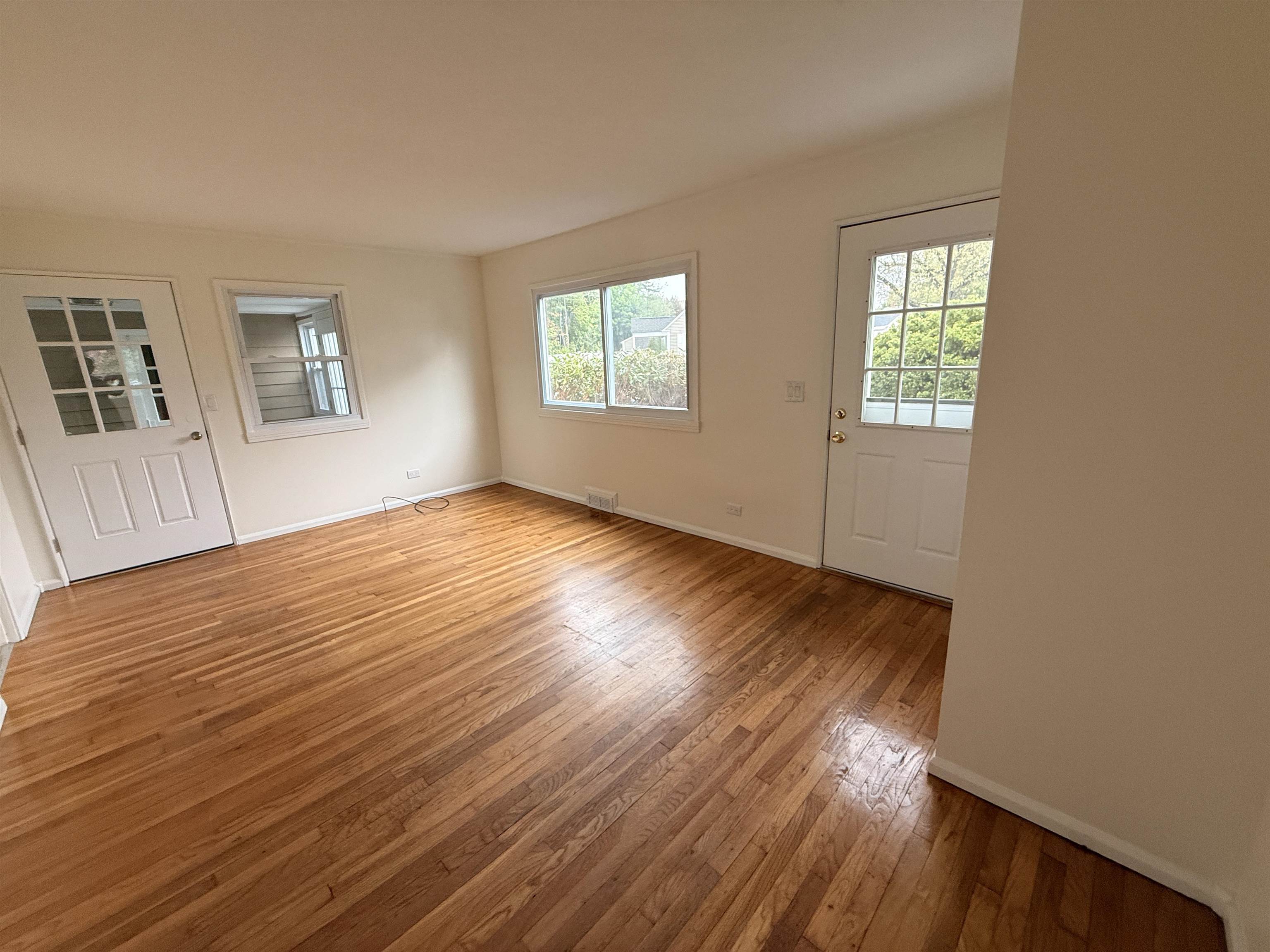 15 Woodbury Lane