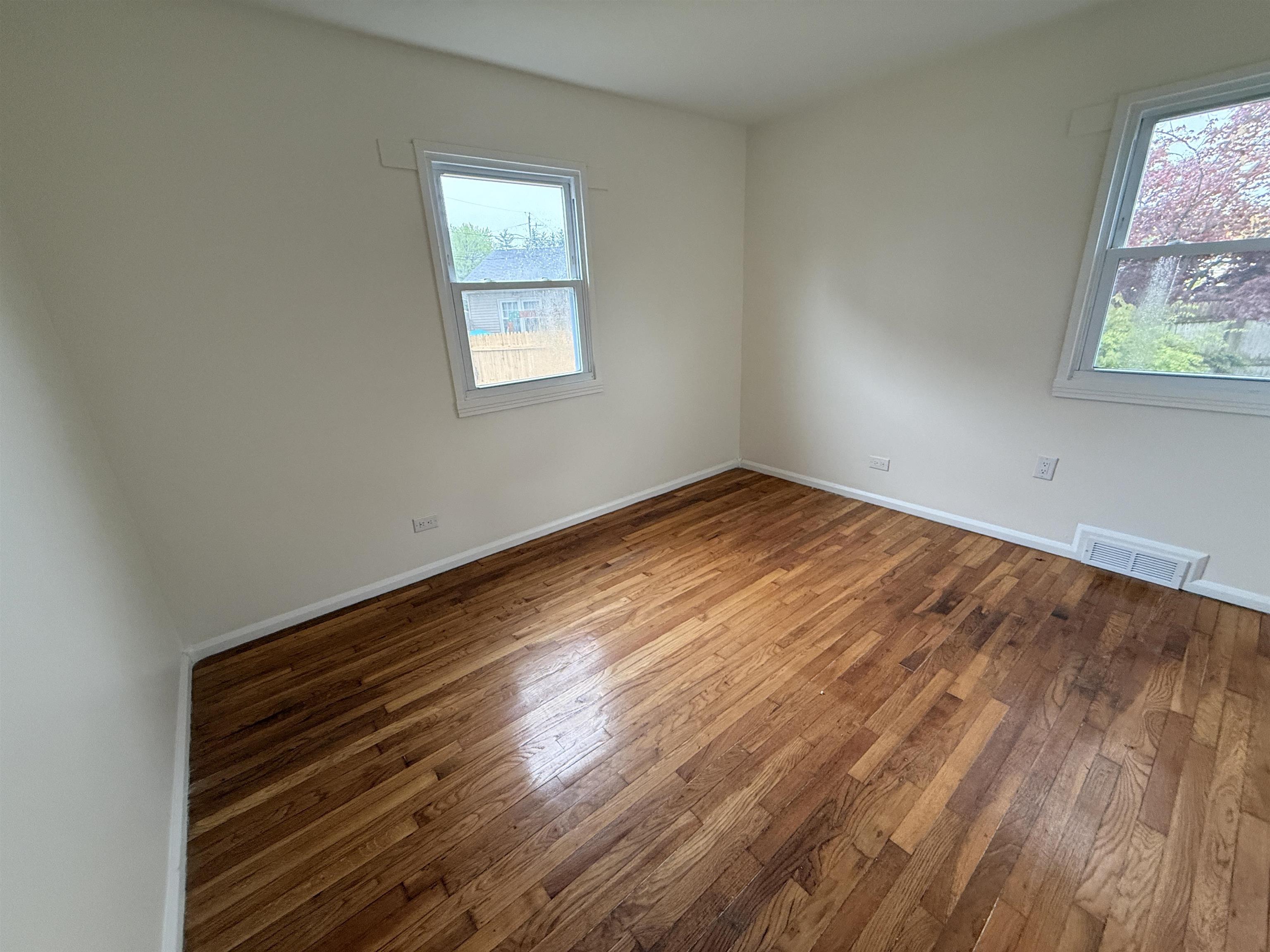 15 Woodbury Lane